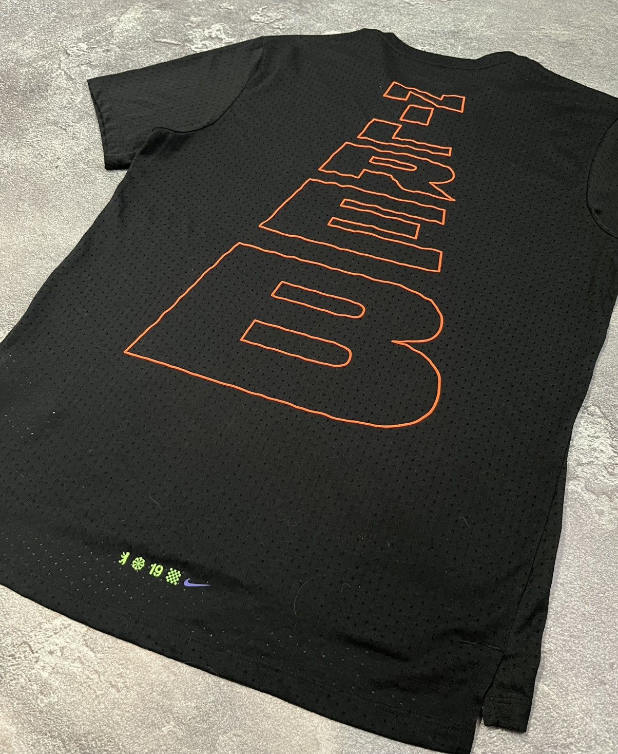 Nike Nike Running Berlin Big Logo Double Side Print Shirt Size US M / EU 48-50 / 2 - 5 Thumbnail