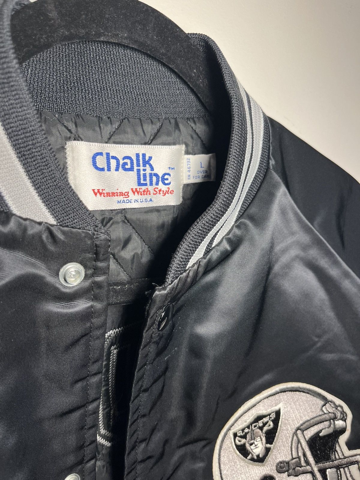 VINTAGE NFL OAKLAND RAIDERS SATIN JACKET