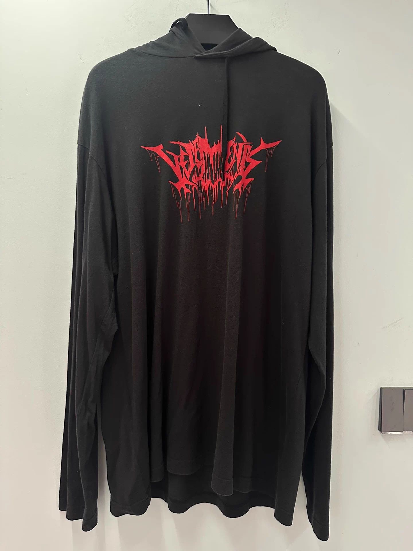 Vetements vetements 18ss blood drop sanskrit thin hoodie S Size US S / EU 44-46 / 1 - 1 Thumbnail