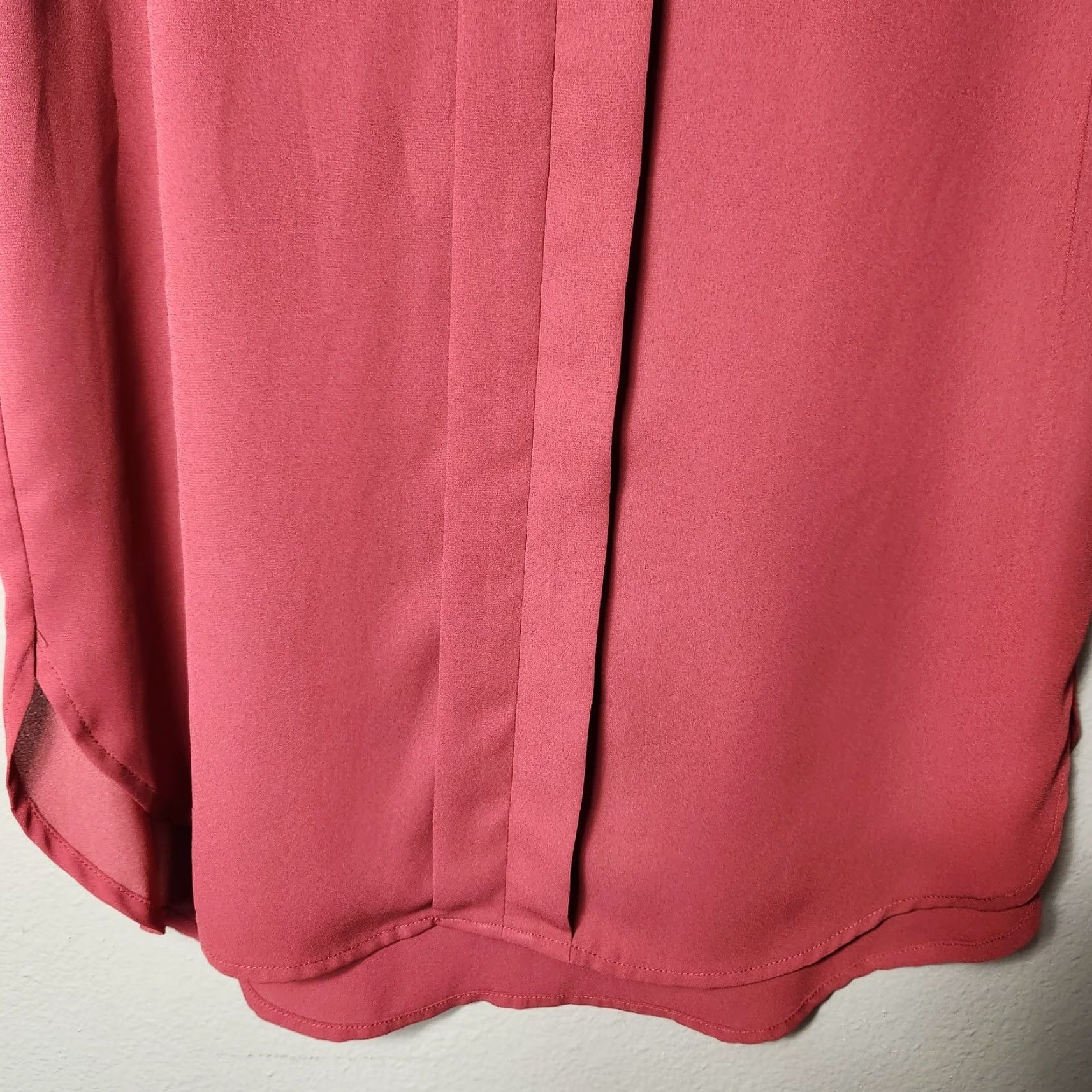 Vince Camuto Vince Camuto Rust Pleat Front Split Neck Sleeveless Tunic Blouse-Size S Size S / US 4 / IT 40 - 3 Thumbnail