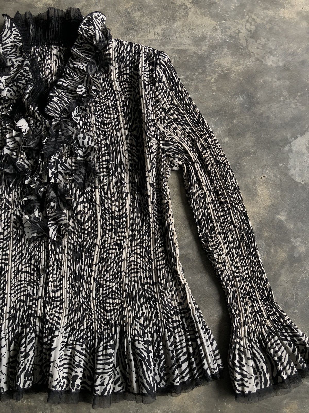 Japanese Brand × Vintage Y2K vintage Plisse Mesh blouse sheer ruffle by Voltaire Size L / US 10 / IT 46 - 3 Thumbnail