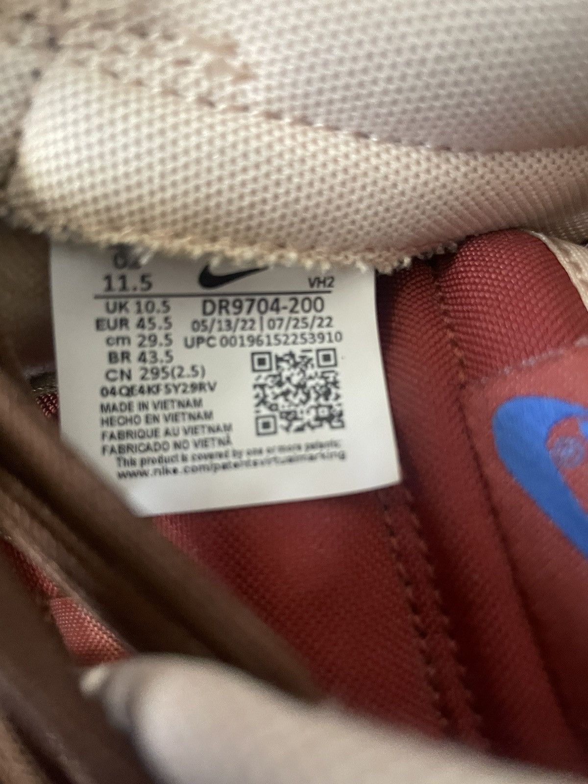 Jordan Brand × Nike Nike Dunk Low Retro PRM Size US 11.5 / EU 44-45 - 3 Thumbnail
