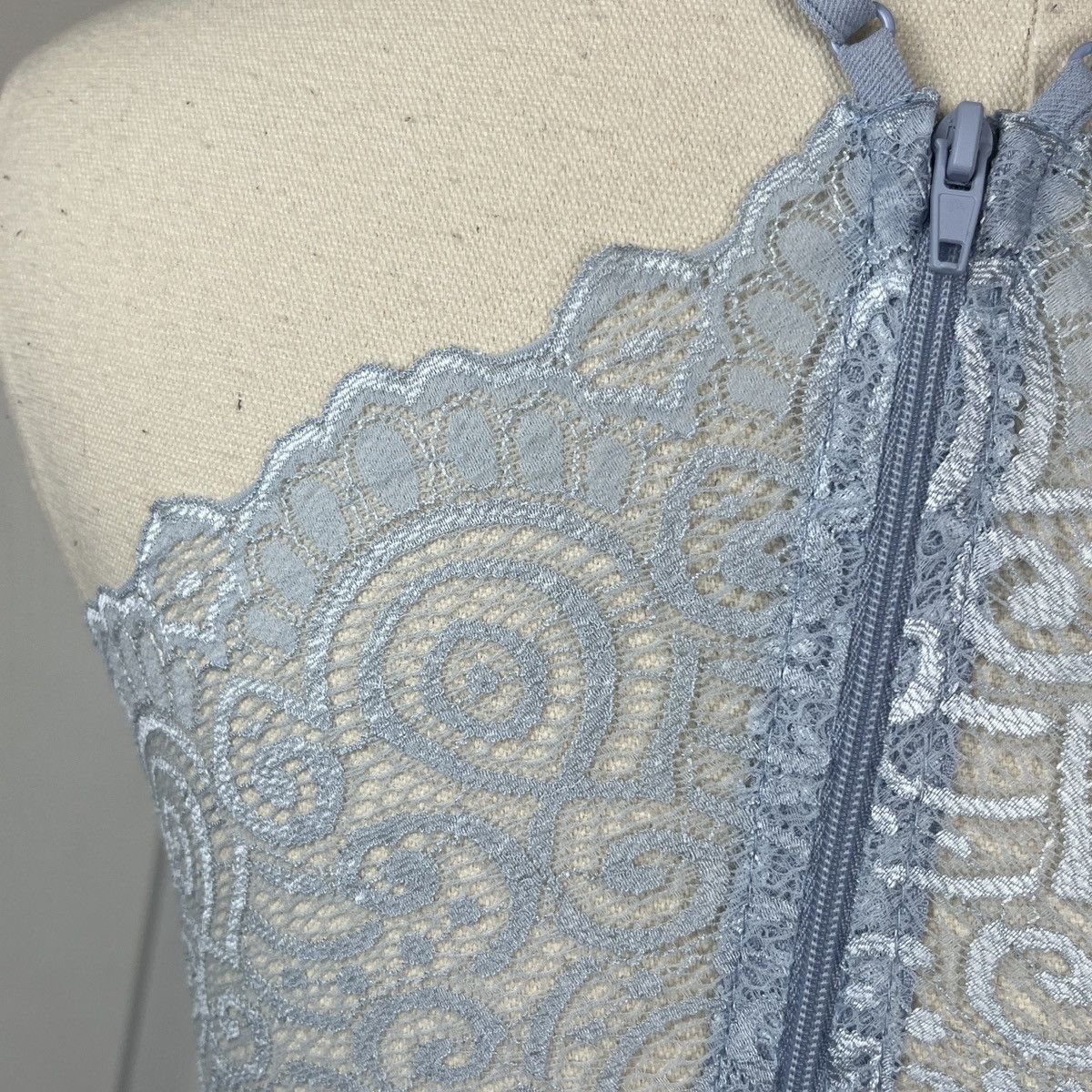 Other Windsor light blue lace mini dress w/ built in shorts Size M / US 6-8 / IT 42-44 - 3 Thumbnail