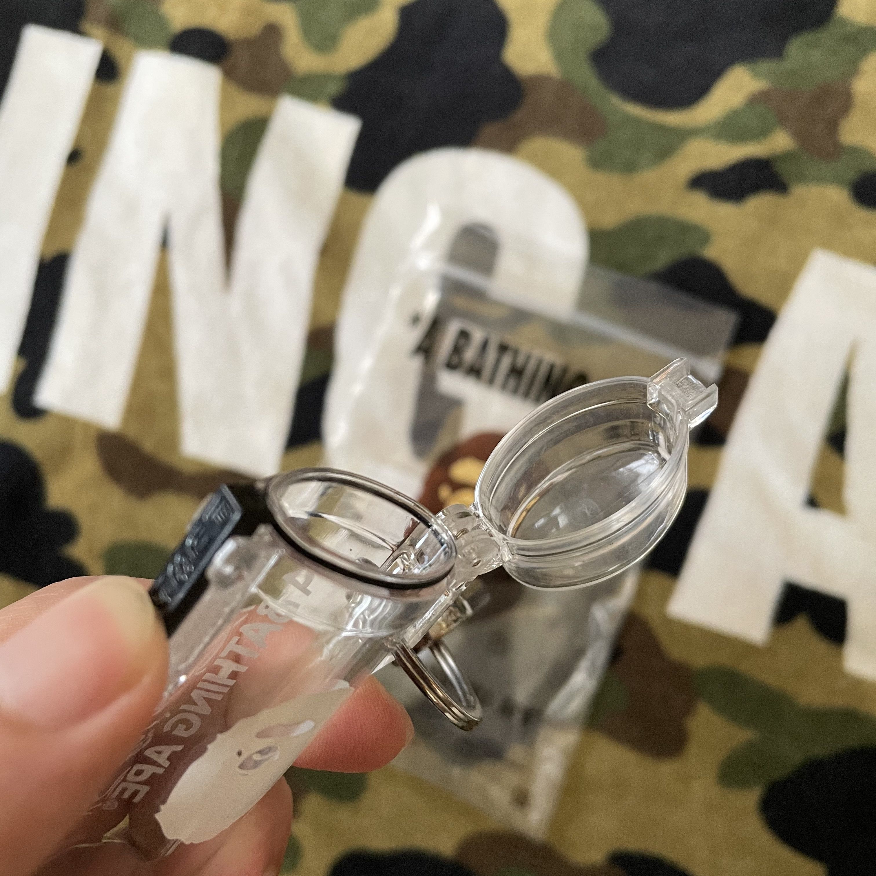 Bape CLEAR NEON CAMO LIGHTER CASE KEYCHAIN Size ONE SIZE - 5 Thumbnail