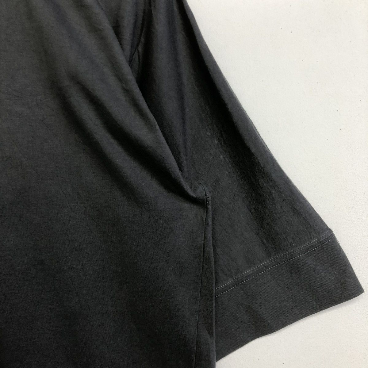 Japanese Brand BIOGRAPHY CHINESE COLLAR MINIMALIST PLAIN TSHIRT Size US S / EU 44-46 / 1 - 3 Thumbnail