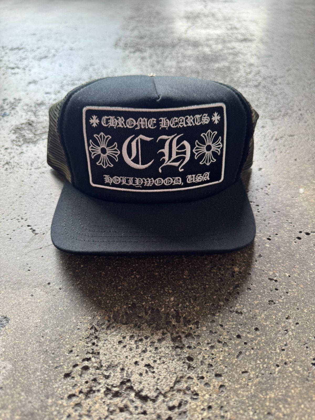 Chrome Hearts CHROME HEARTS CH HOLLYWOOD TRUCKER HAT BLACK/CAMO Size ONE SIZE - 1 Thumbnail