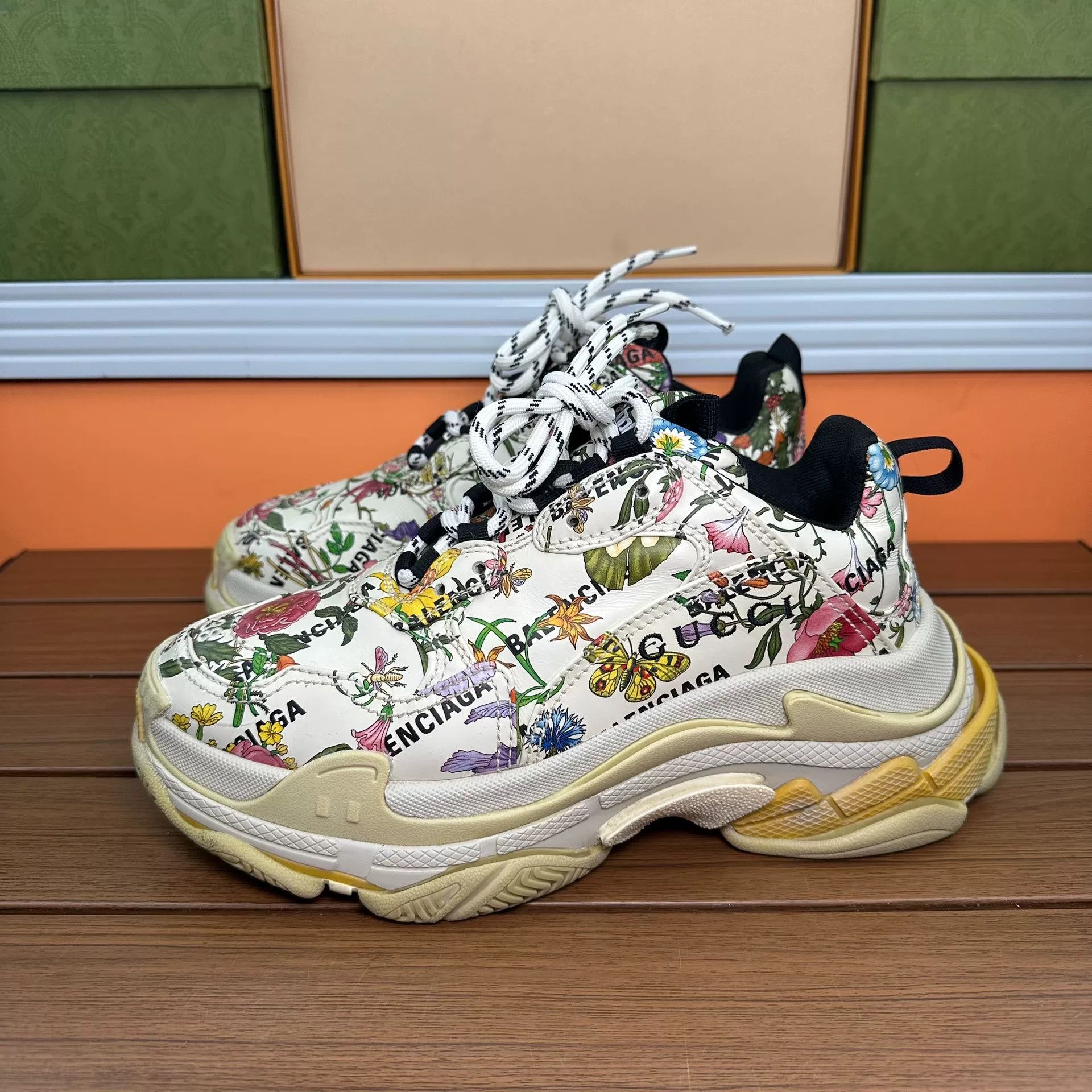 Gucci Gucci Collab Lowtop Sneakers it_38 Women Size US 8 / IT 38 - 1 Thumbnail