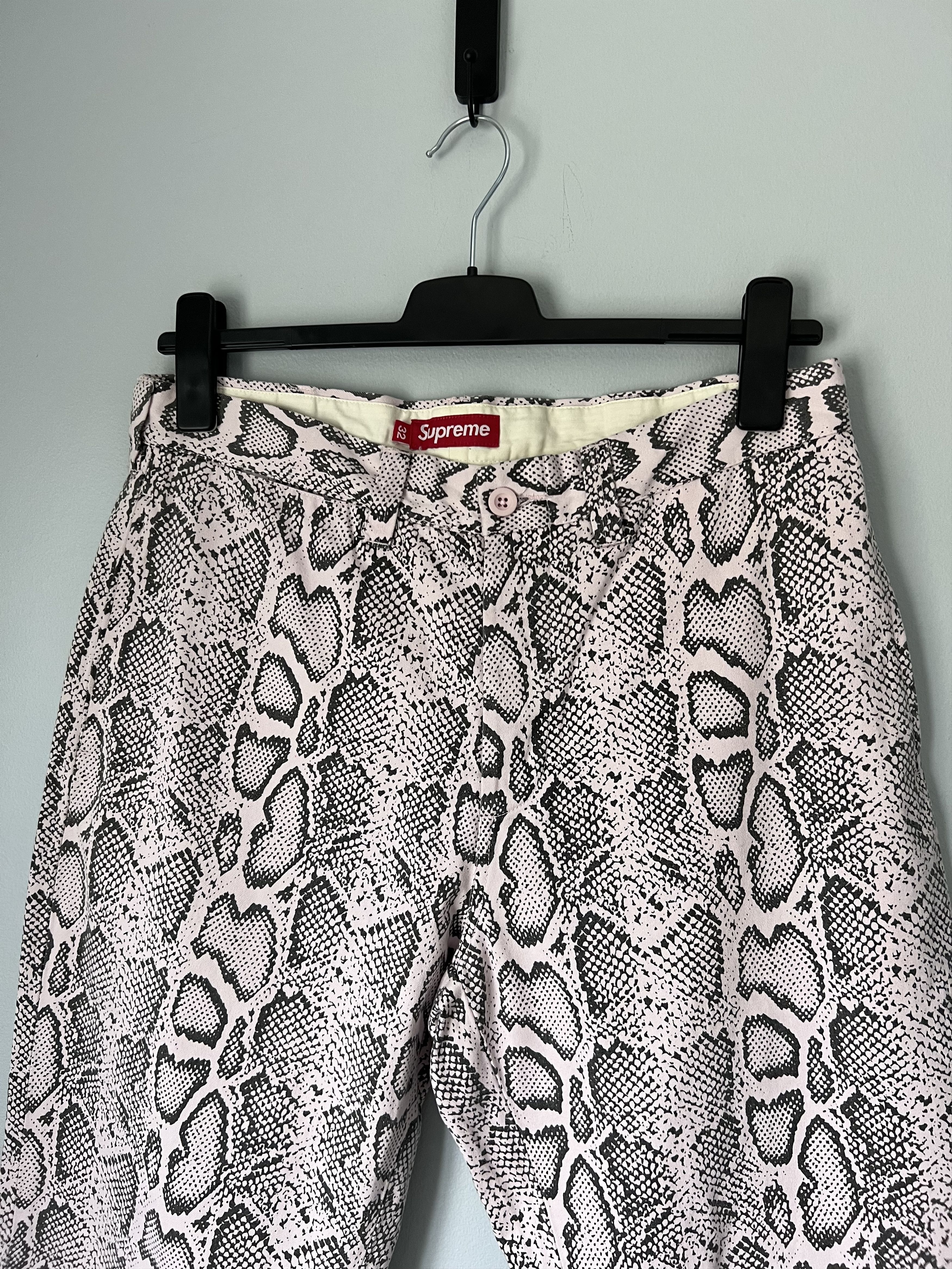 パンツ Supreme Snake Print Chino Pant Pale Pink Supreme Supreme Snake Print Chino Pant in Pale Pink | Grailed