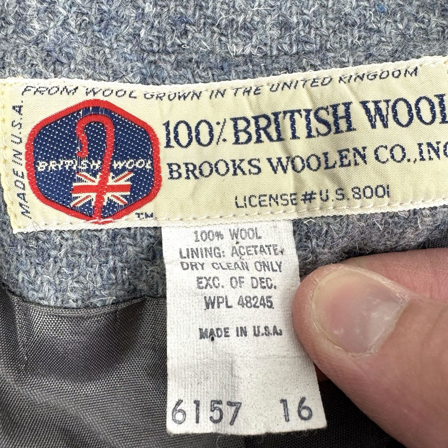 Brooks VINTAGE Brooks Woolen Co Blazer Womens 100% Wool Tweed Lined Sz 16 Gray Long Sleeve Buttoned Casual Business Workwear Preppy, American, 90s Womens Size XXL / US 16-18 / IT 52-54 - 3 Thumbnail