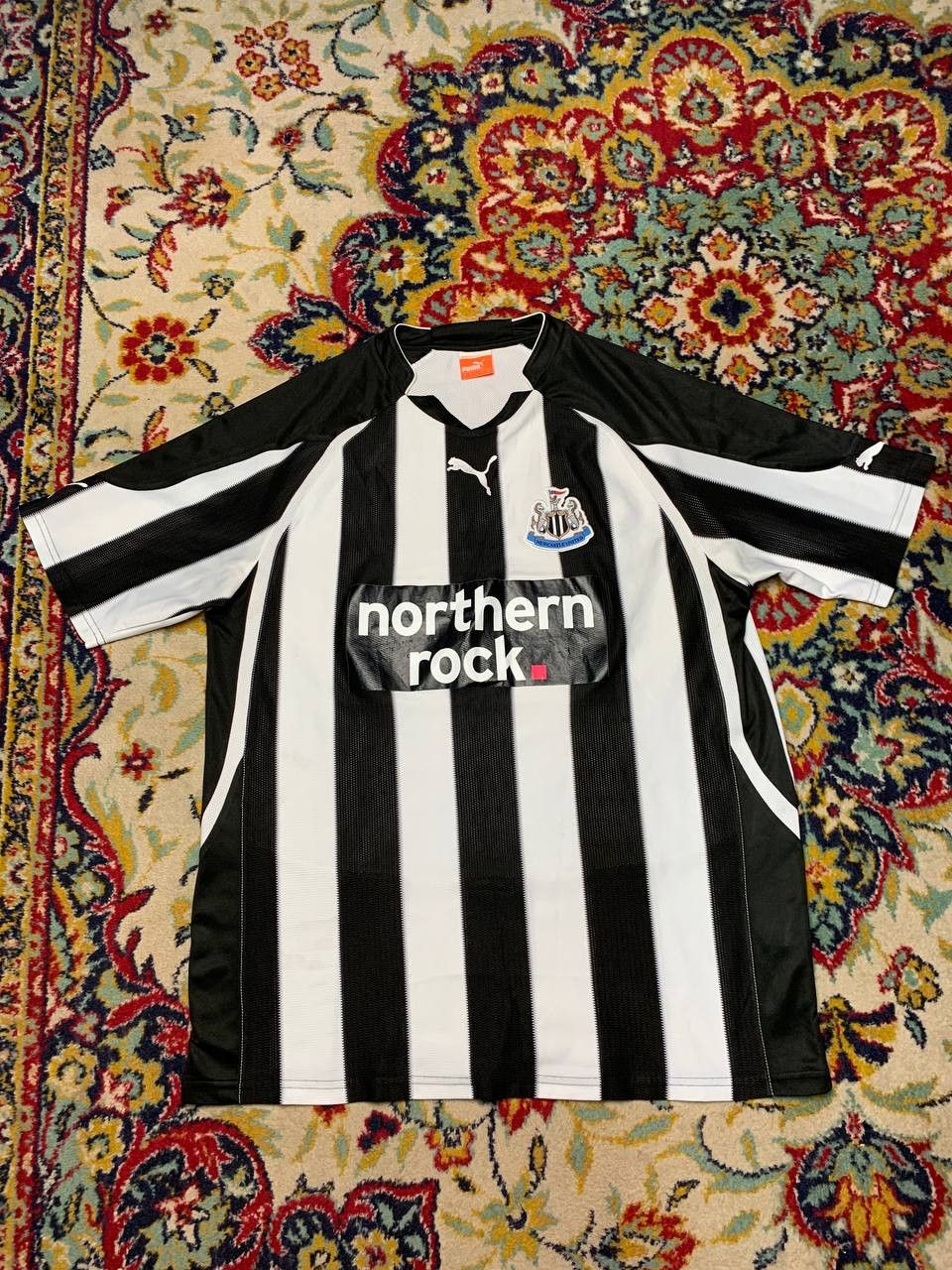 Puma NEWCASTLE UNITED 2010 2011 HOME FOOTBALL SHIRT SOCCER JERSEY Size US L / EU 52-54 / 3 - 1 Thumbnail