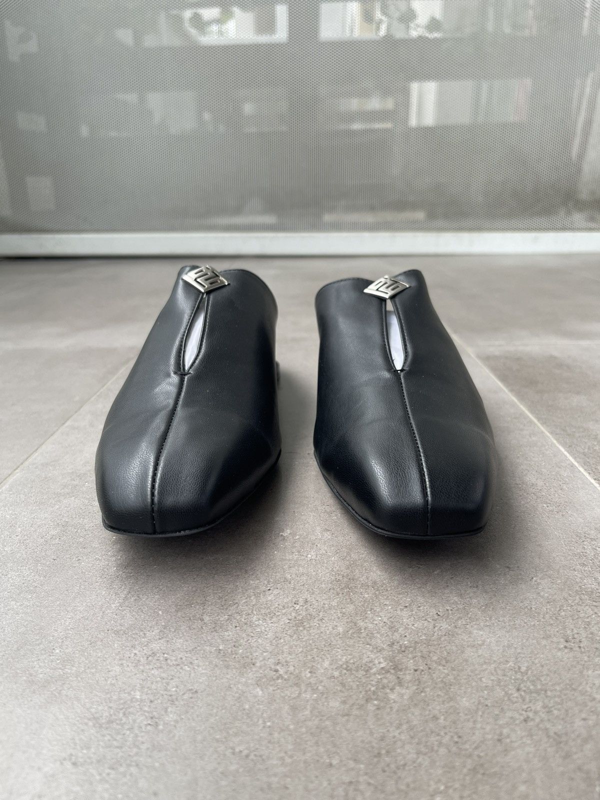 GmbH !DS! SS23 GMBH Jamal Slit Black Pleather Mules Size US 12 / EU 45 - 9 Thumbnail