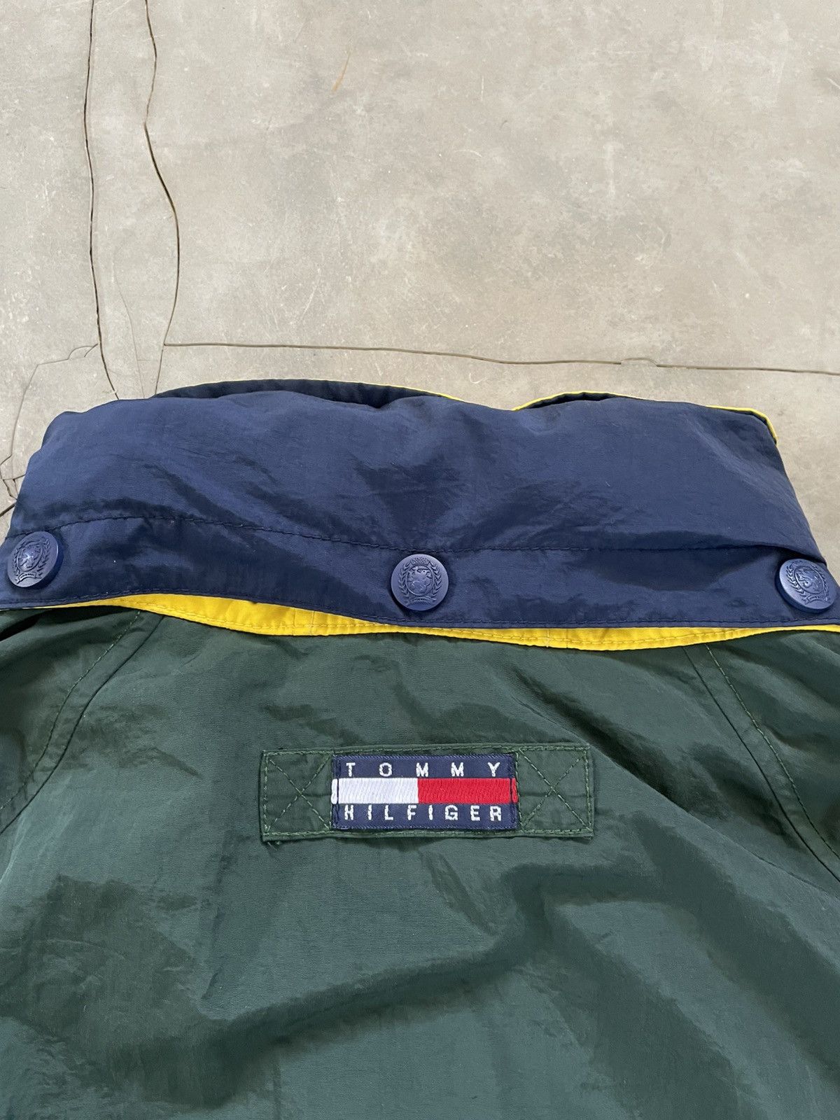 Tommy Hilfiger Vintage Tommy Hilfiger Spell Out Sleeve Sailing Windbreaker Size US XL / EU 56 / 4 - 15 Thumbnail
