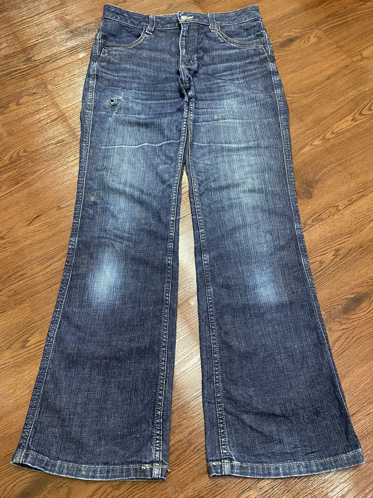 Japanese Brand Vintage Japanese Brands Blue Wash Distressed Flare Jeans Size US 31 - 1 Thumbnail
