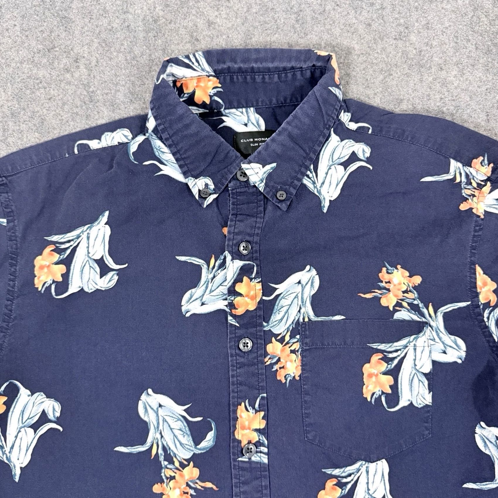 Club Monaco Club Monaco Slim Fit Short Sleeve Floral Button Down Shirt Men's Sz Medium Blue Size US M / EU 48-50 / 2 - 2 Thumbnail