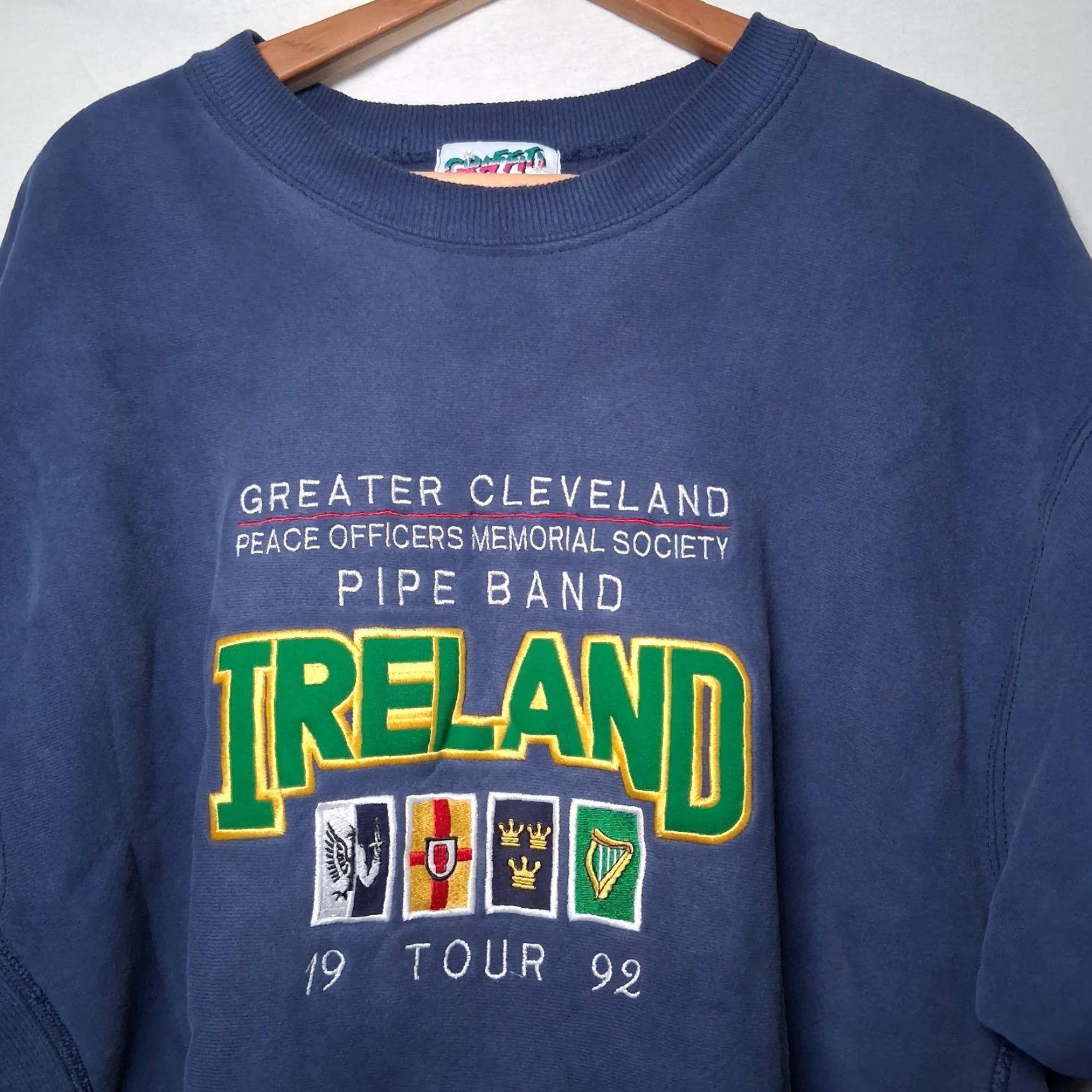 Vintage VINTAGE Graffiti Cleveland Peace Officers Memorial Society Pipe Band Sweatshirt 2X Ireland Vtg Mens Crew Neck Pullover Blue Embroidered Size US XXL / EU 58 / 5 - 3 Thumbnail