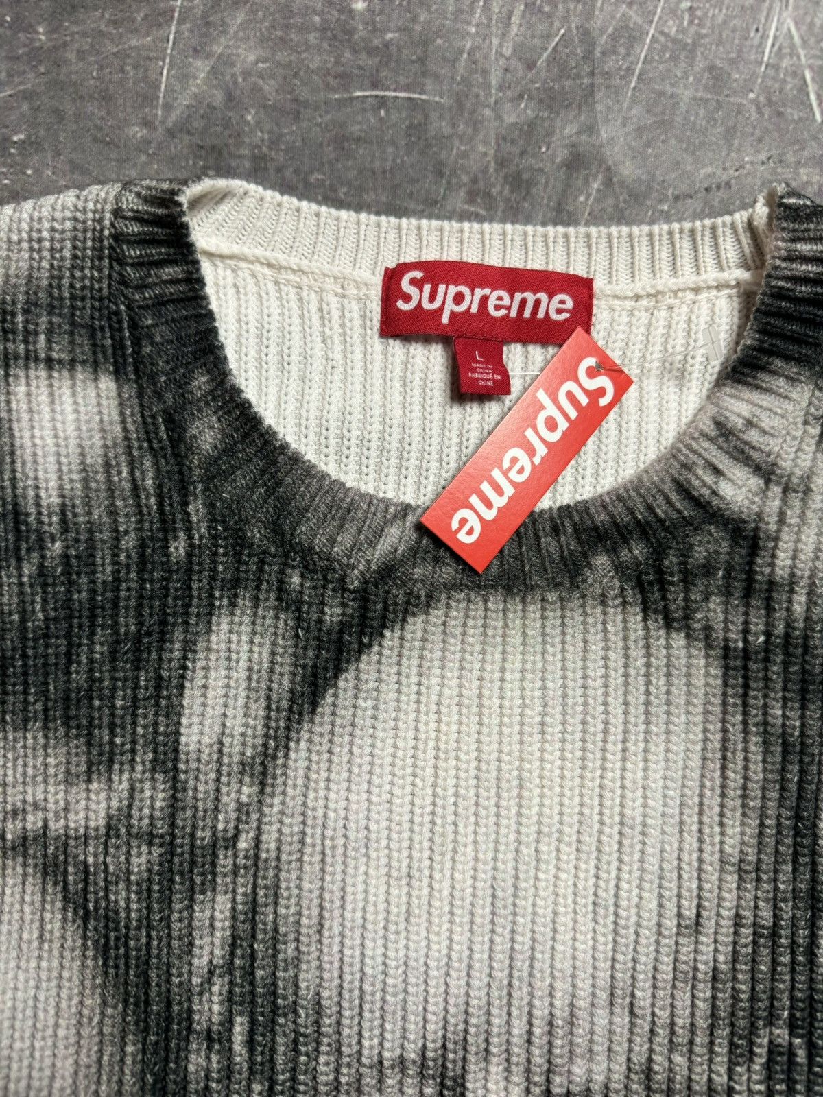 Supreme Supreme H.R. Giger Sweater Size US L / EU 52-54 / 3 - 5 Thumbnail