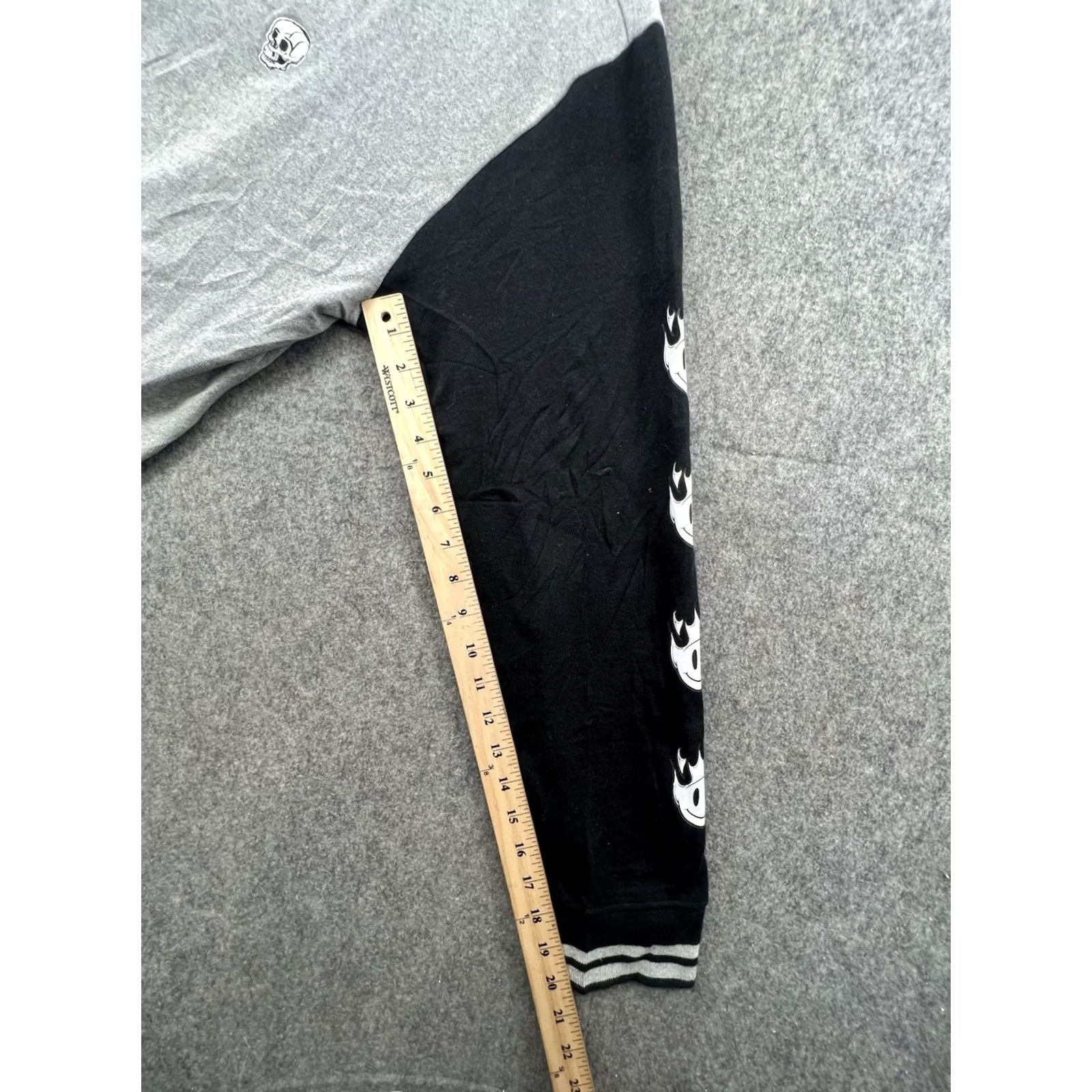 Vintage VINTAGE WXYZ Men's Varsity Jacket Skull Black Gray Button Up Y2K XL Vinyl? Size US XL / EU 56 / 4 - 4 Thumbnail