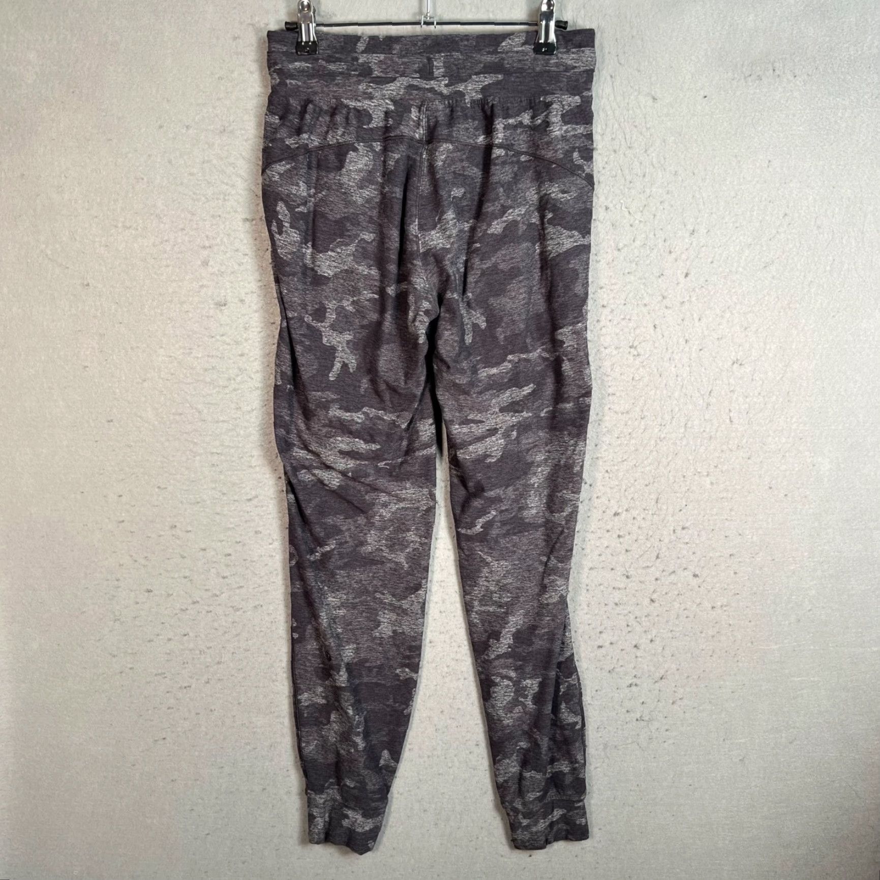 Lululemon Lululemon Womens Gray Camouflage Jogger Pants - Size 4, Drawstring, Athletic | 29 Inseam | Pockets | Regular, Polyester Spandex | 8/10 Vintage? No Size 27" / US 4 / IT 40 - 2 Thumbnail