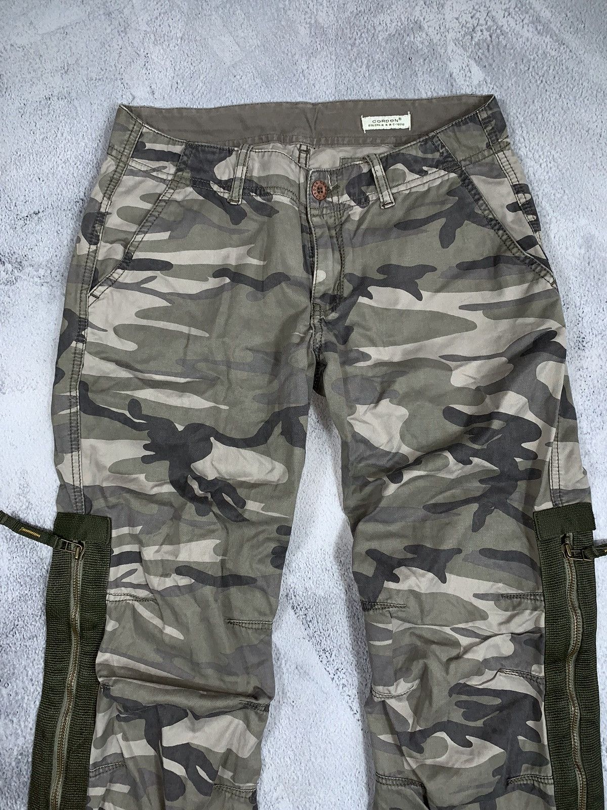 Japanese Brand × Vintage Vintage Y2K Low Rise camo flared zip pants AvantGarde japan Size 28" / US 6 / IT 42 - 2 Thumbnail