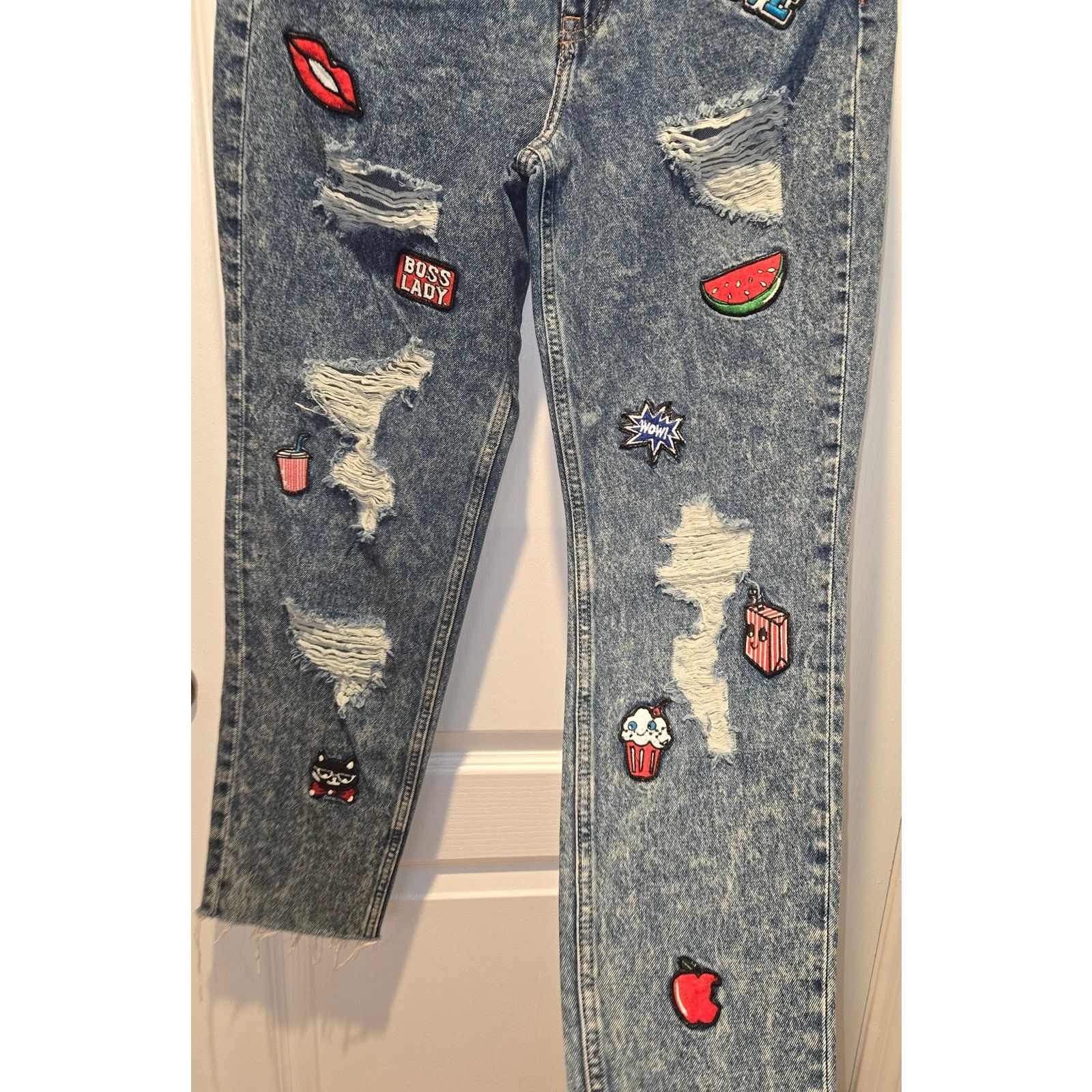 Divided Divided H&M patches distressed jeans raw hem sz 8 Size 30" / US 8 / IT 44 - 4 Thumbnail