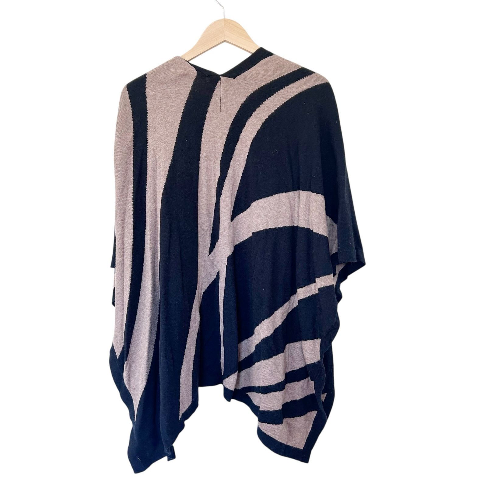 Chicos Chicos Black Tan Wool Blend Poncho Sweater OS Size M / US 6-8 / IT 42-44 - 3 Thumbnail