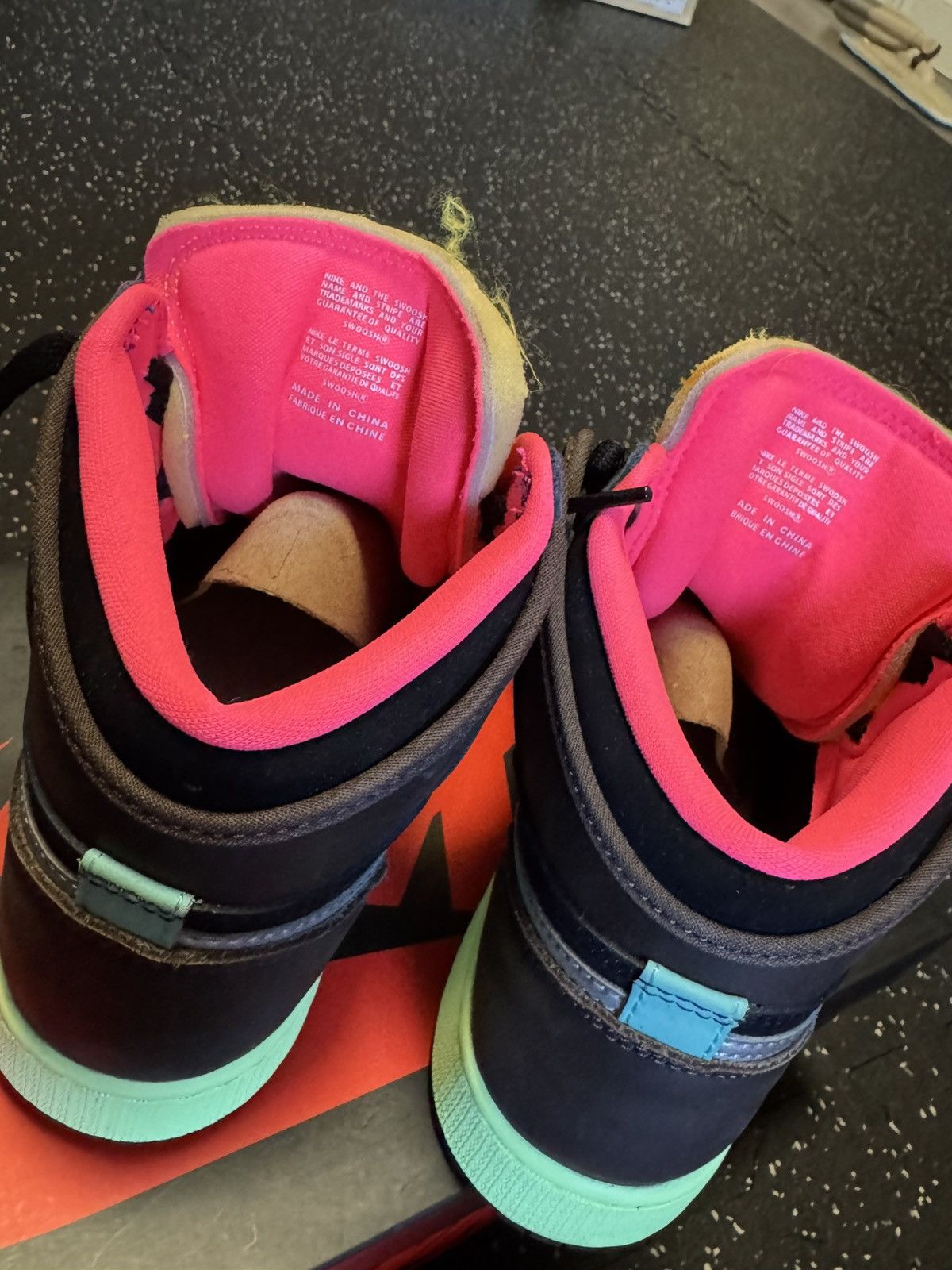 Jordan Brand × Nike Jordan 1 High Tokyo Bio Hack Kids brown orange pink 5.5Y Size US 5.5 / EU 38 - 10 Thumbnail