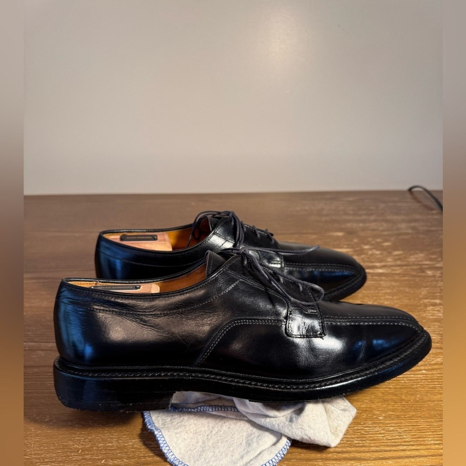 Allen Edmonds Allen Edmonds Hillcrest Derby Shoes in Black Calf size 9.5 D Size US 9.5 / EU 42-43 - 4 Thumbnail