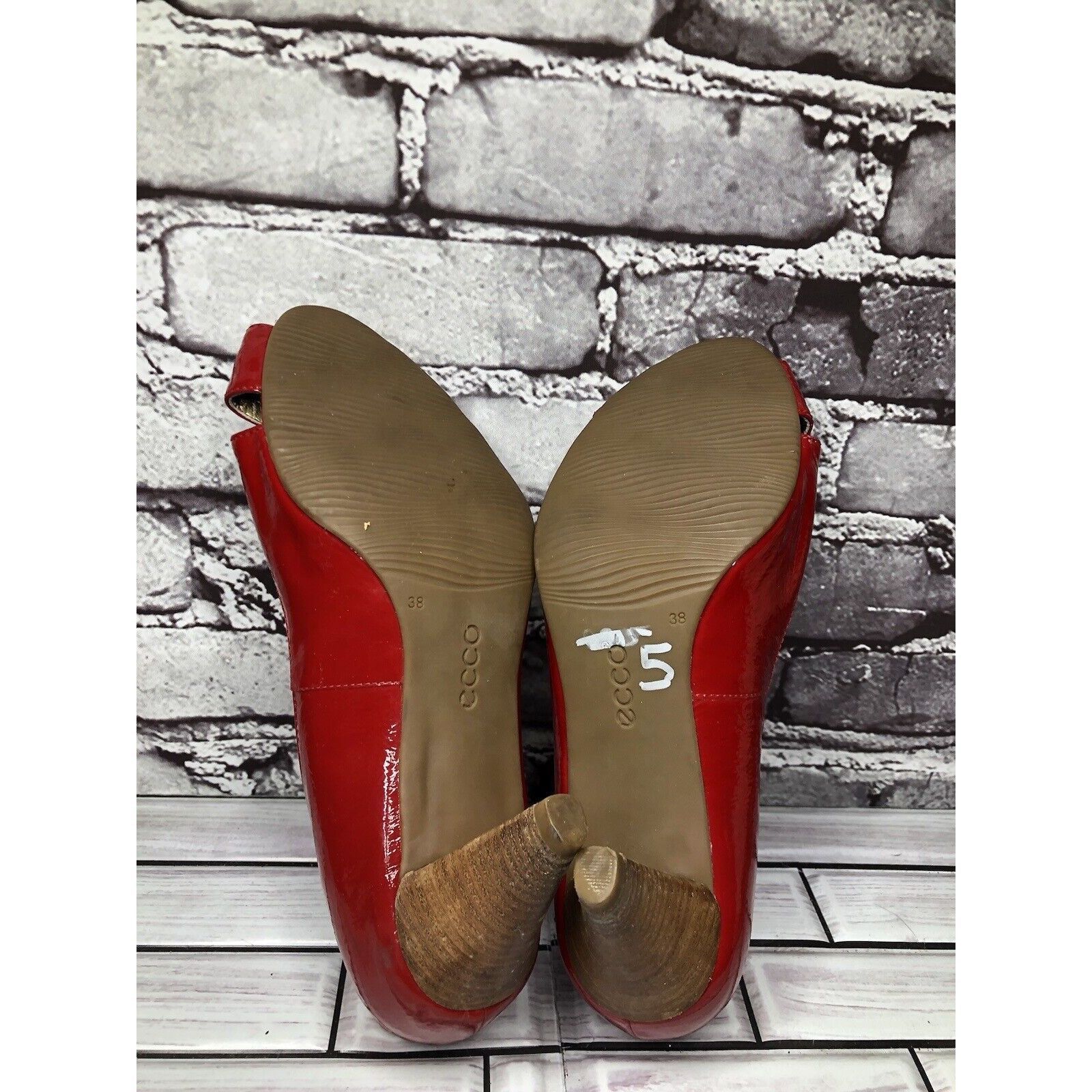 Ecco Ecco Red Patent Leather Peep Toe High Stacked Wooden Heels W Size US 7.5 / IT 37.5 - 15 Thumbnail