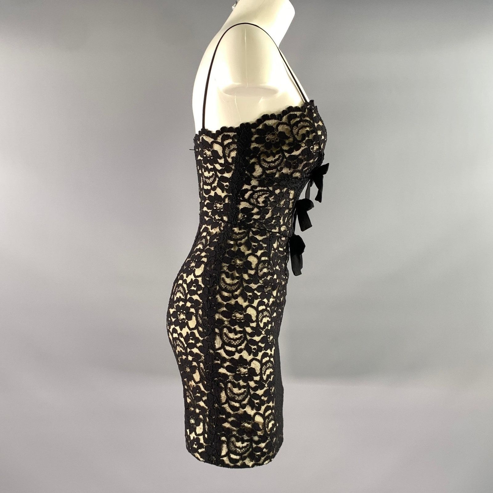 Moschino MOSCHINO Size 2 Black Acetate Rayon Floral Fitted Mini Dress Size XS / US 0-2 / IT 36-38 - 3 Thumbnail