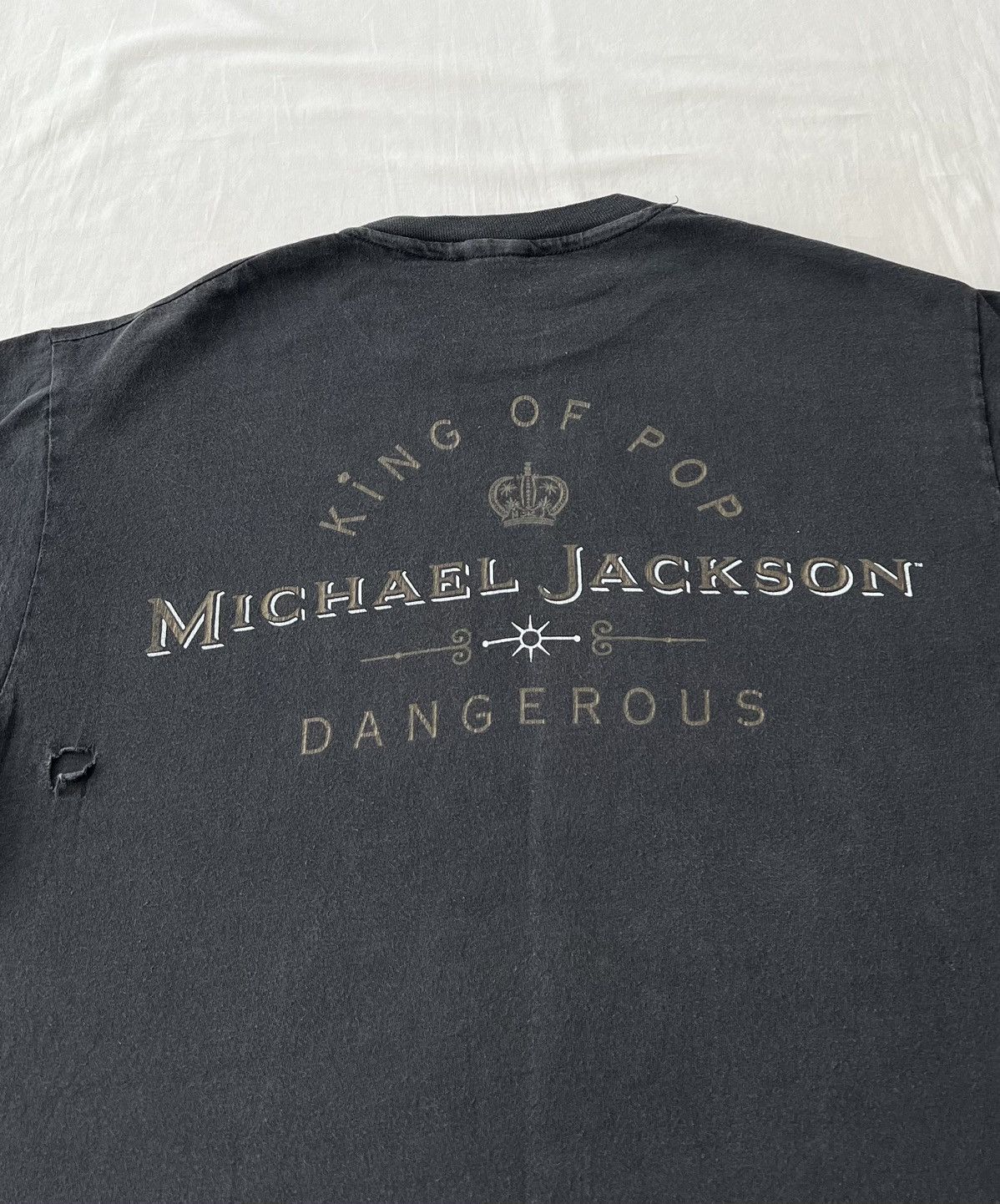 Band Tees Vintage 1992 Michael Jackson Dangerous King of Pop T-shirt Size US L / EU 52-54 / 3 - 17 Thumbnail