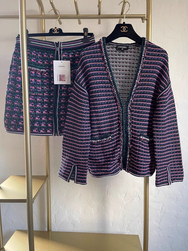Chanel Chanel Purple knitted cardigan coat Size S / US 4 / IT 40 - 1 Thumbnail
