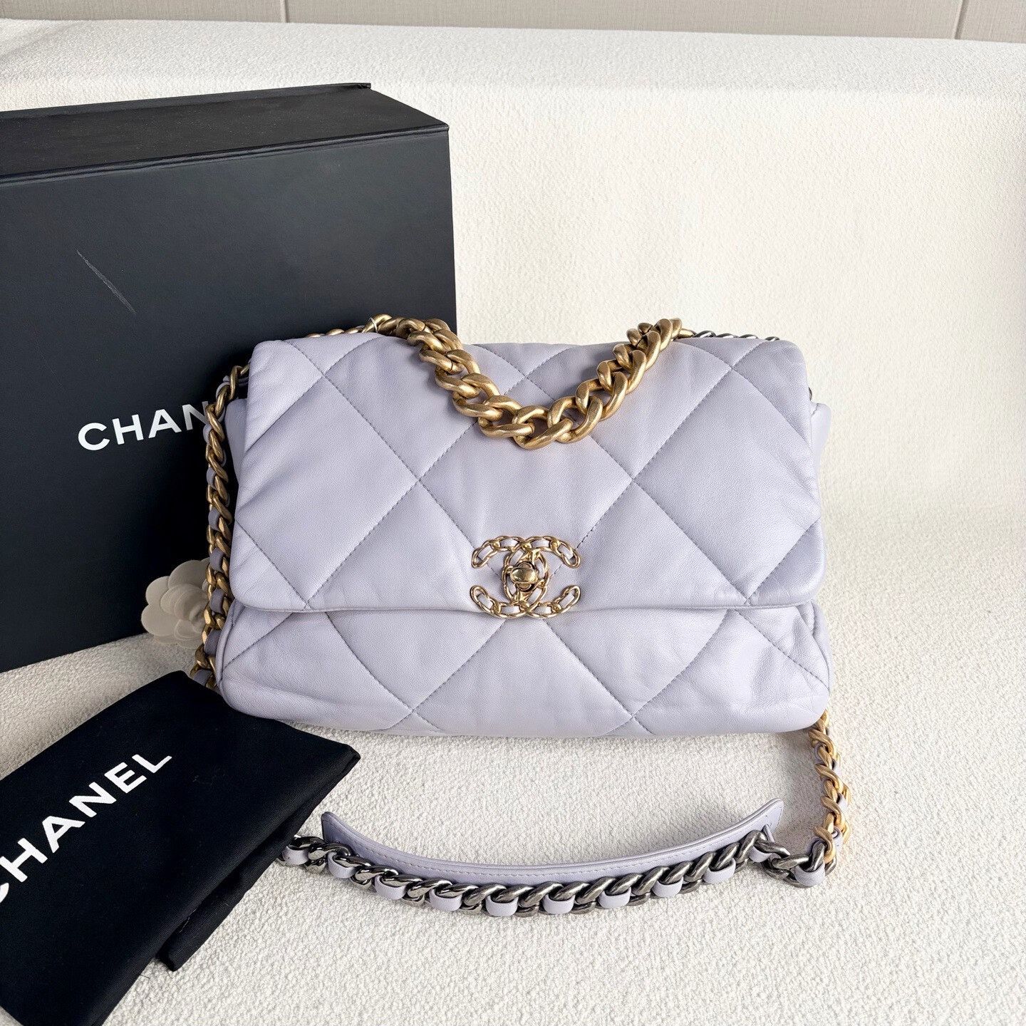 Chanel Pre-loved Bag Very good condition Size ONE SIZE - 1 Thumbnail