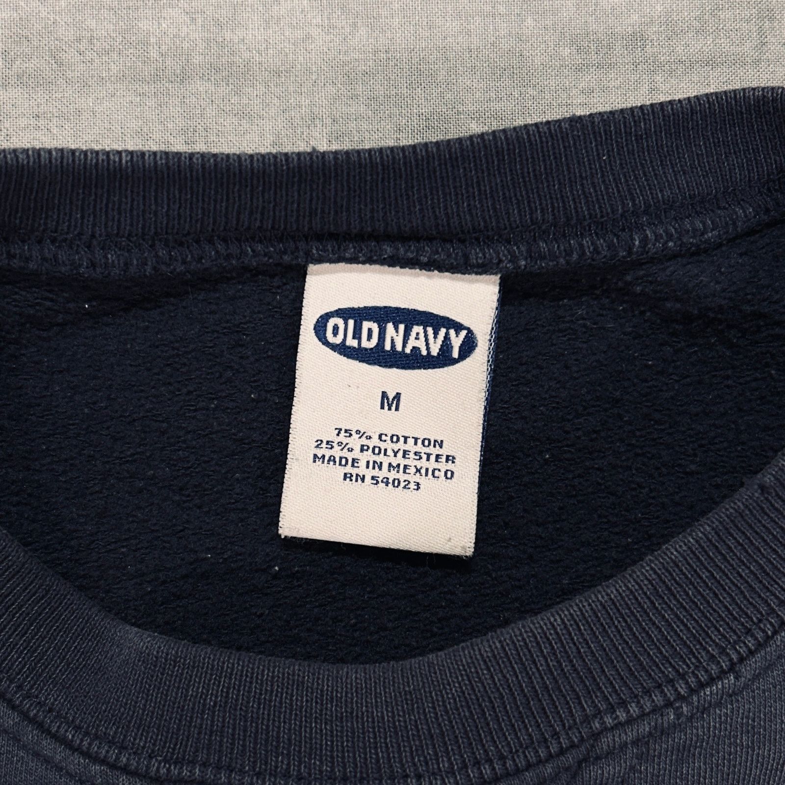 Old Navy VTG Old Navy thrashed streetwear grunge sweatshirt mens M Size US M / EU 48-50 / 2 - 7 Thumbnail