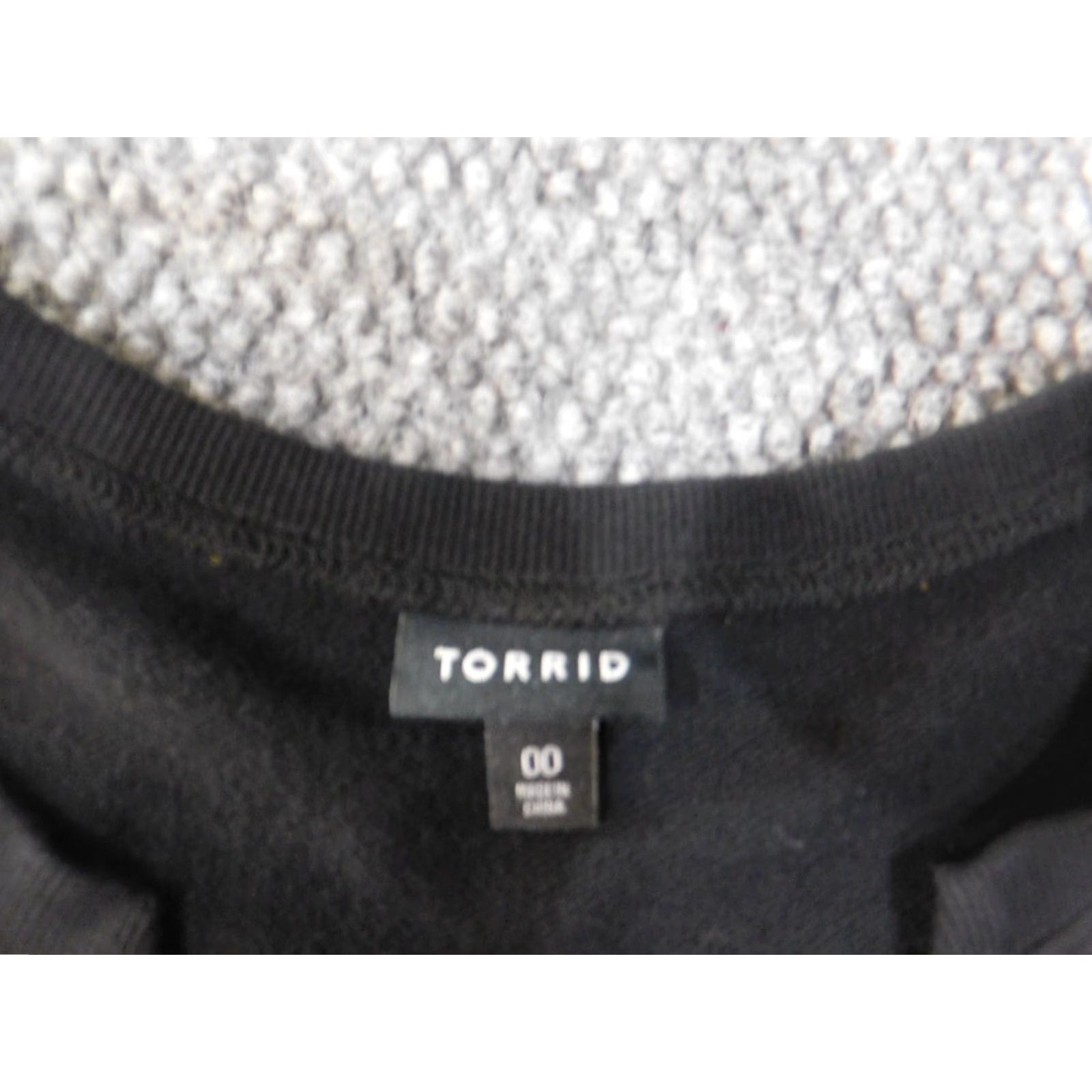 Torrid Torrid Sweater Pullover V-Neck Womens 0X Black Knit Cotton Stretch Raglan Sleeve Button Advanced Cable-Knit Winter Regular Plus Size Adults Womens Size XL / US 12-14 / IT 48-50 - 4 Thumbnail