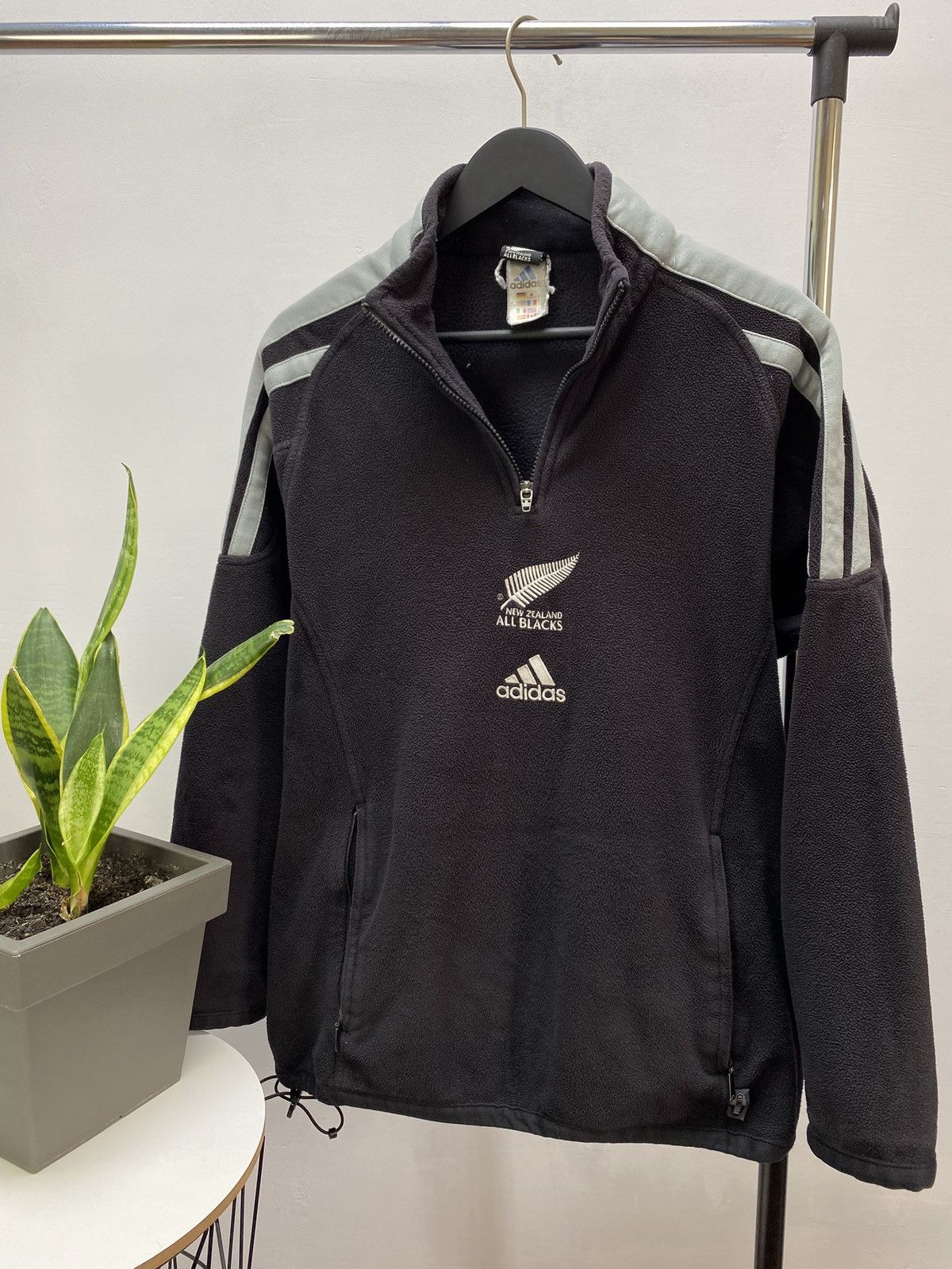Adidas × New Zealand Outback × Vintage Vintage New Zealand All Blacks And Rugby Fleece Sweater Size US S / EU 44-46 / 1 - 1 Thumbnail