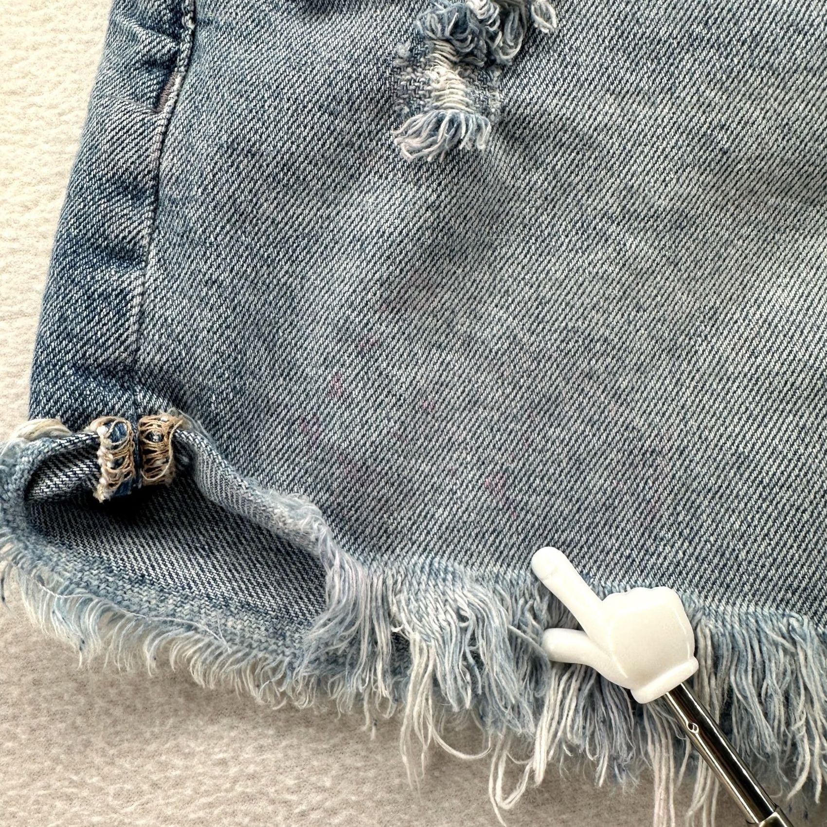 Vintage We The Free Mom Shorts Blue Women's 30 Distressed Light Wash Denim Pockets Size 30" / US 8 / IT 44 - 7 Thumbnail