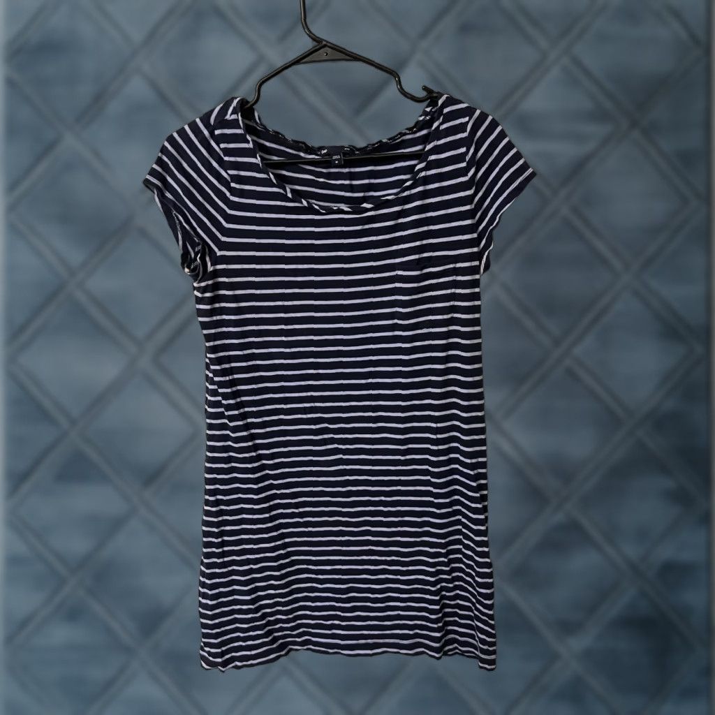 Gap VINTAGE Gap Women's Dress Shirt Navy Blue Purple Striped Short Sleeve Knit Knee Length Pockets Size M Womens Size M / US 6-8 / IT 42-44 - 1 Thumbnail