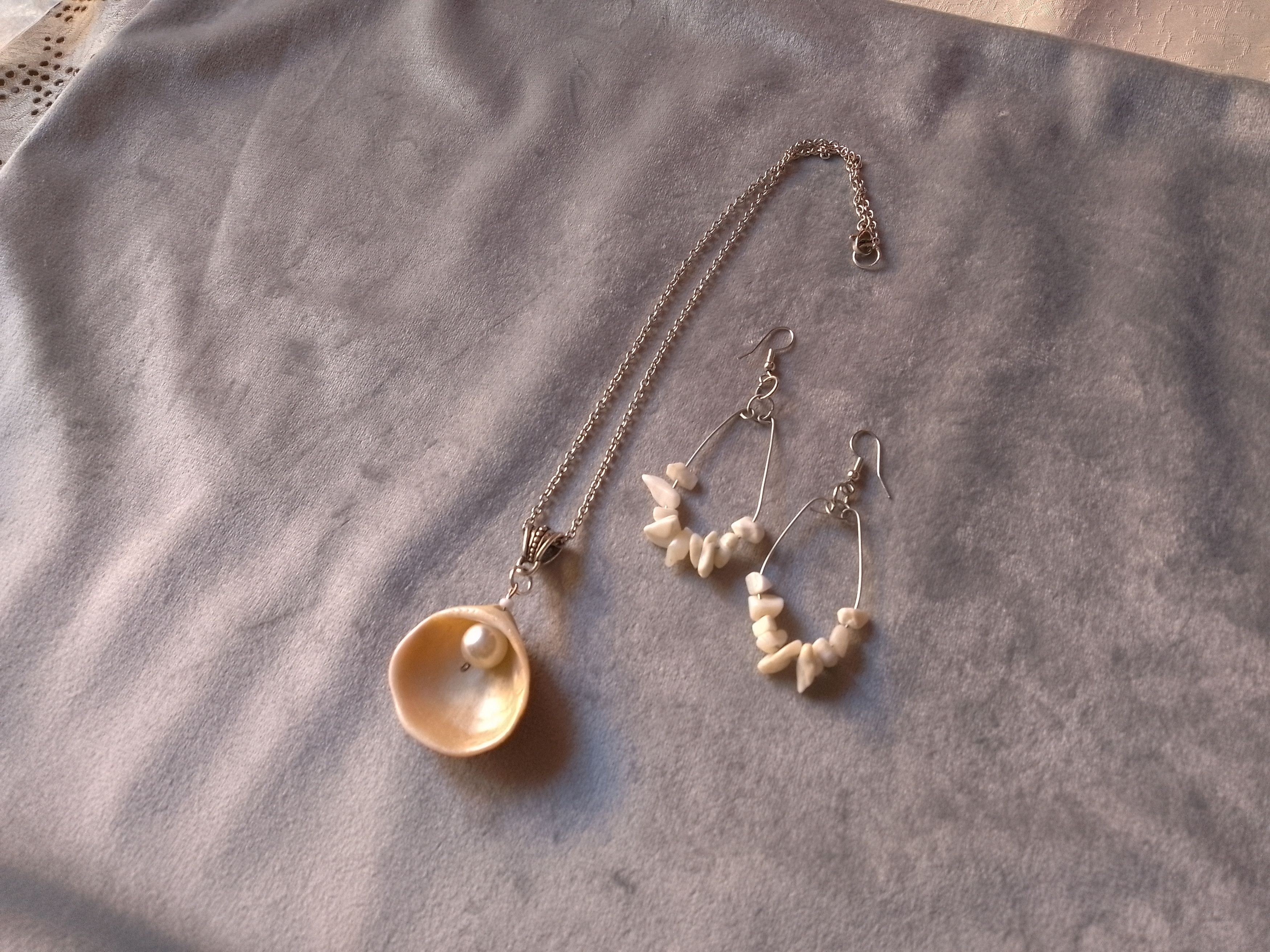 Handmade Necklace. Pendant pearl sea shell.Earrings. Stainless steel Size ONE SIZE - 1 Thumbnail