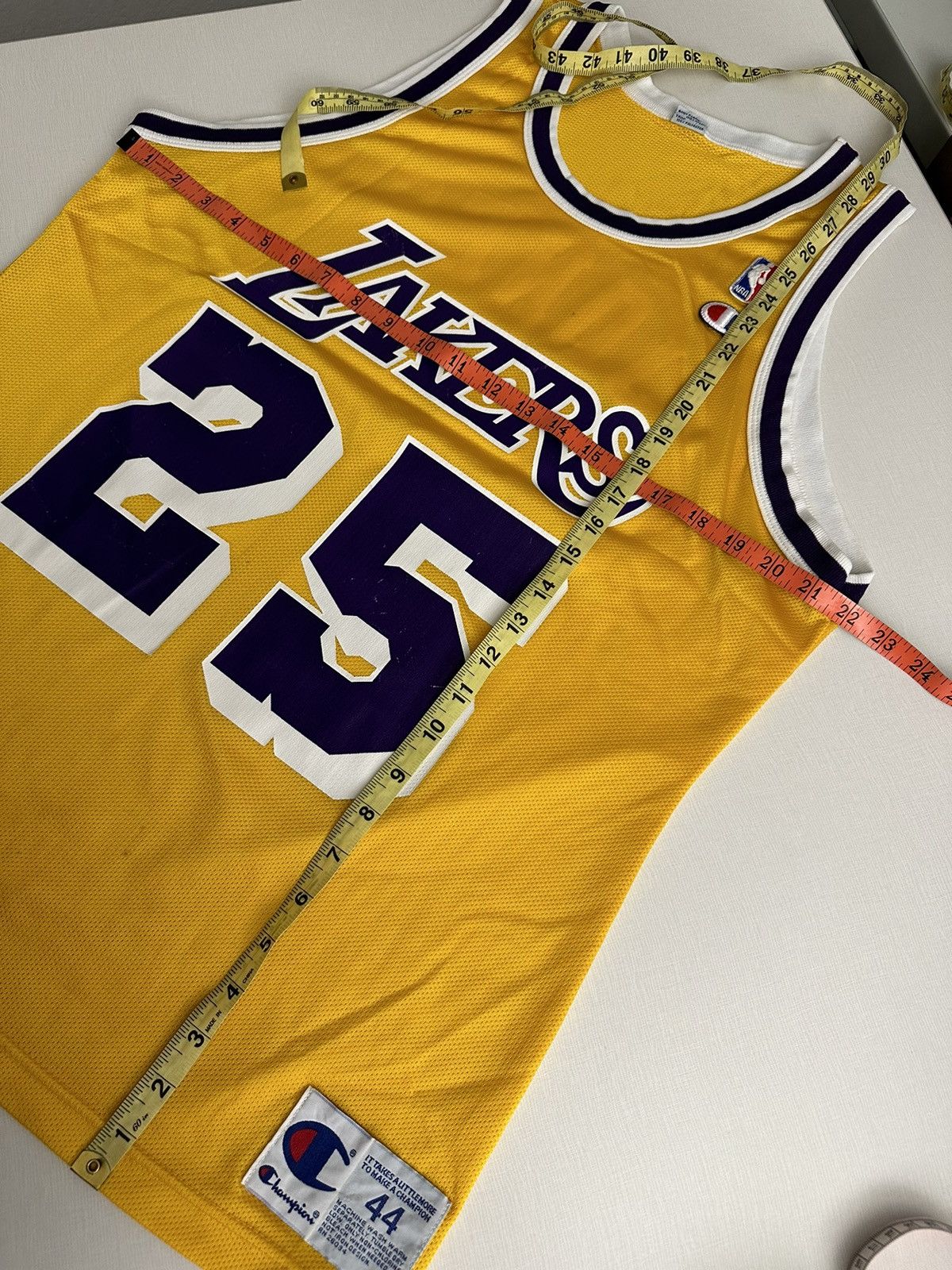 Champion × NBA × Vintage Rare Eddie Jones Vintage 90s Lakers Champion Jersey #25 Size US L / EU 52-54 / 3 - 12 Thumbnail