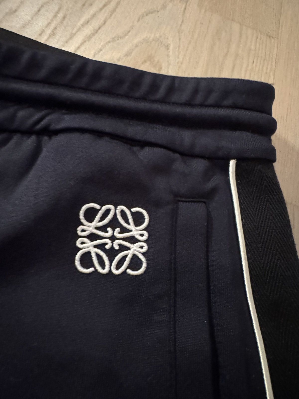 Loewe LOEWE joggers , trackpants REAL TAPE MEASUREMENTS IN PHOTOS Size US 31 - 3 Thumbnail
