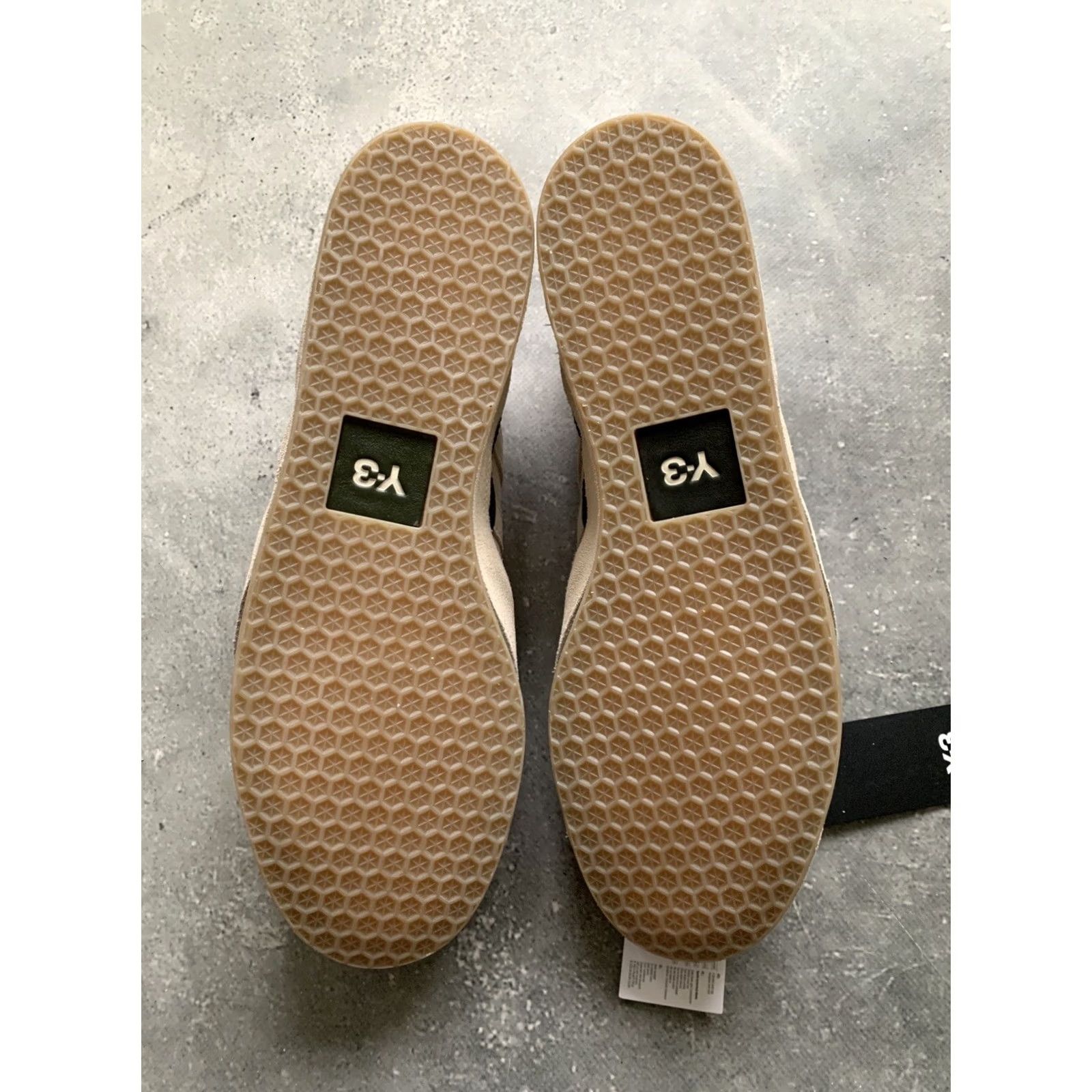 Y-3 Y-3 Gazelle Sneakers Beige Women US 6, UK 4.5, EU 37 1/3 — Suede, Low Top, Athletic, Sneaker, Size 230 mm, Release Year 2024, VINTAGE No Size US 5 / IT 35 - 7 Thumbnail