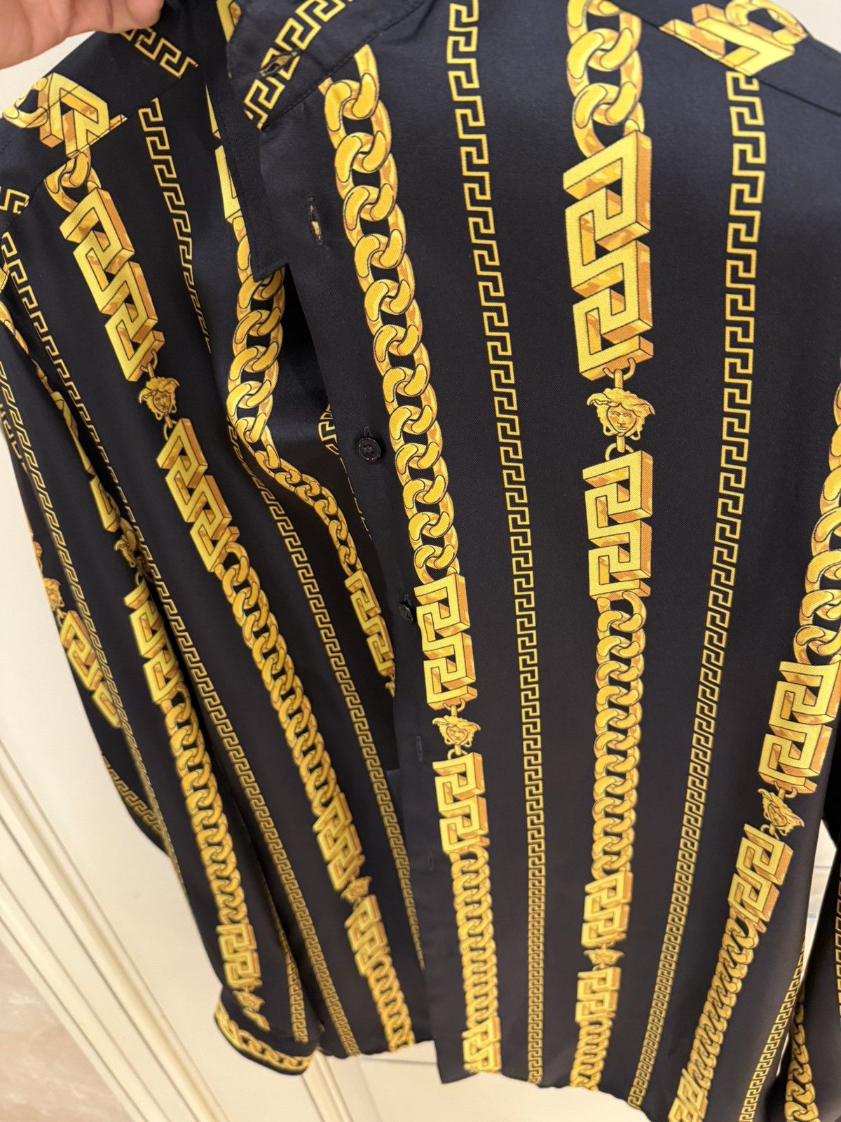Versace golden chain print shirt size 48 Size US M / EU 48-50 / 2 - 18 Thumbnail
