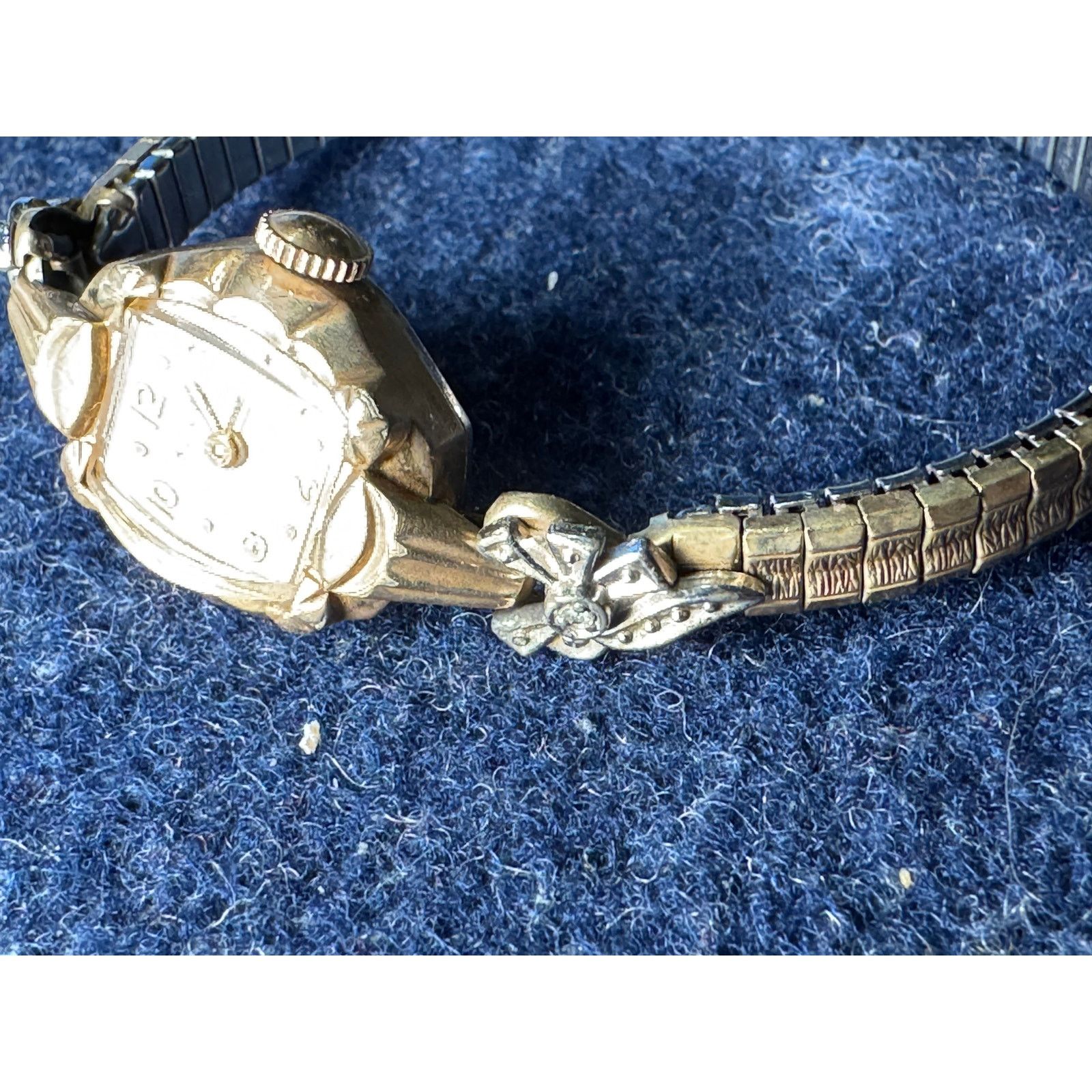Bulova Bulova Vintage Ladies Wrist Watch (needs battery) Size ONE SIZE - 5 Thumbnail