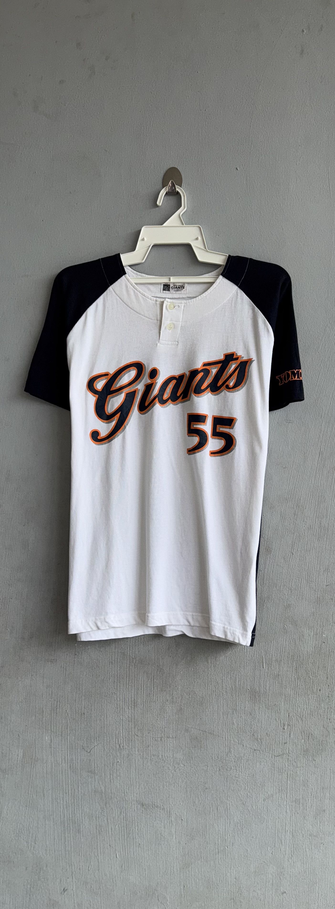 Giant × Japanese Brand Tokyo Yomiuri Giants Shirt Size US L / EU 52-54 / 3 - 1 Thumbnail