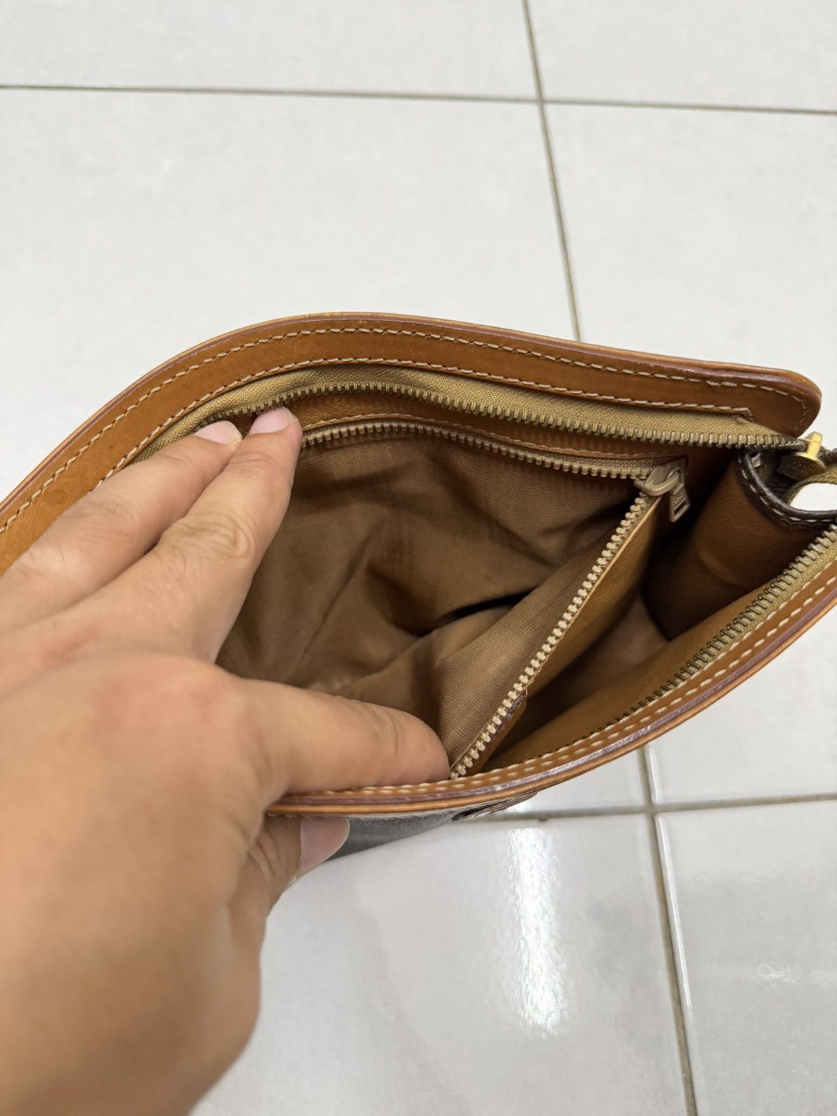 Celine Authentic Vintage Celine Clutch Bag Size ONE SIZE - 14 Thumbnail
