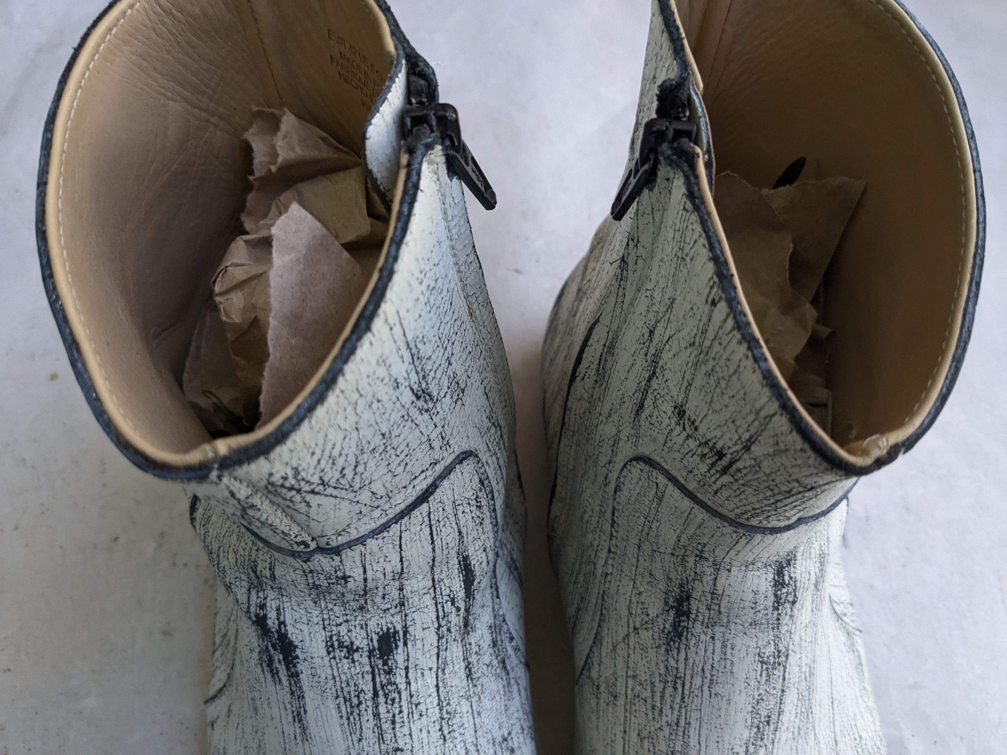 H&M × Maison Margiela Maison Margiela x H&M Boots Side Zip White Black 9 42 Size US 9 / EU 42 - 4 Thumbnail