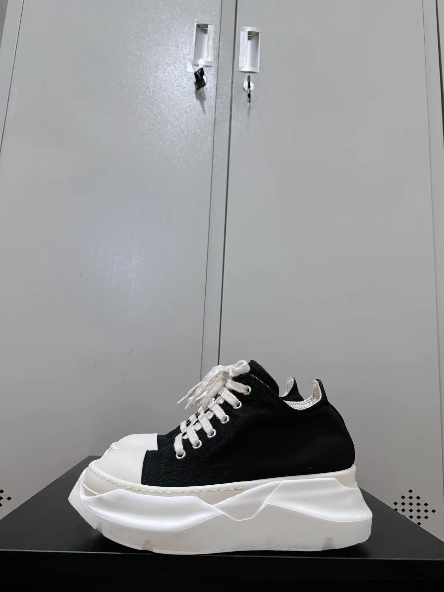 Rick Owens Rick Owens Abstract sneakers with tank sole, Converse-style Size US 6 / IT 36 - 7 Thumbnail