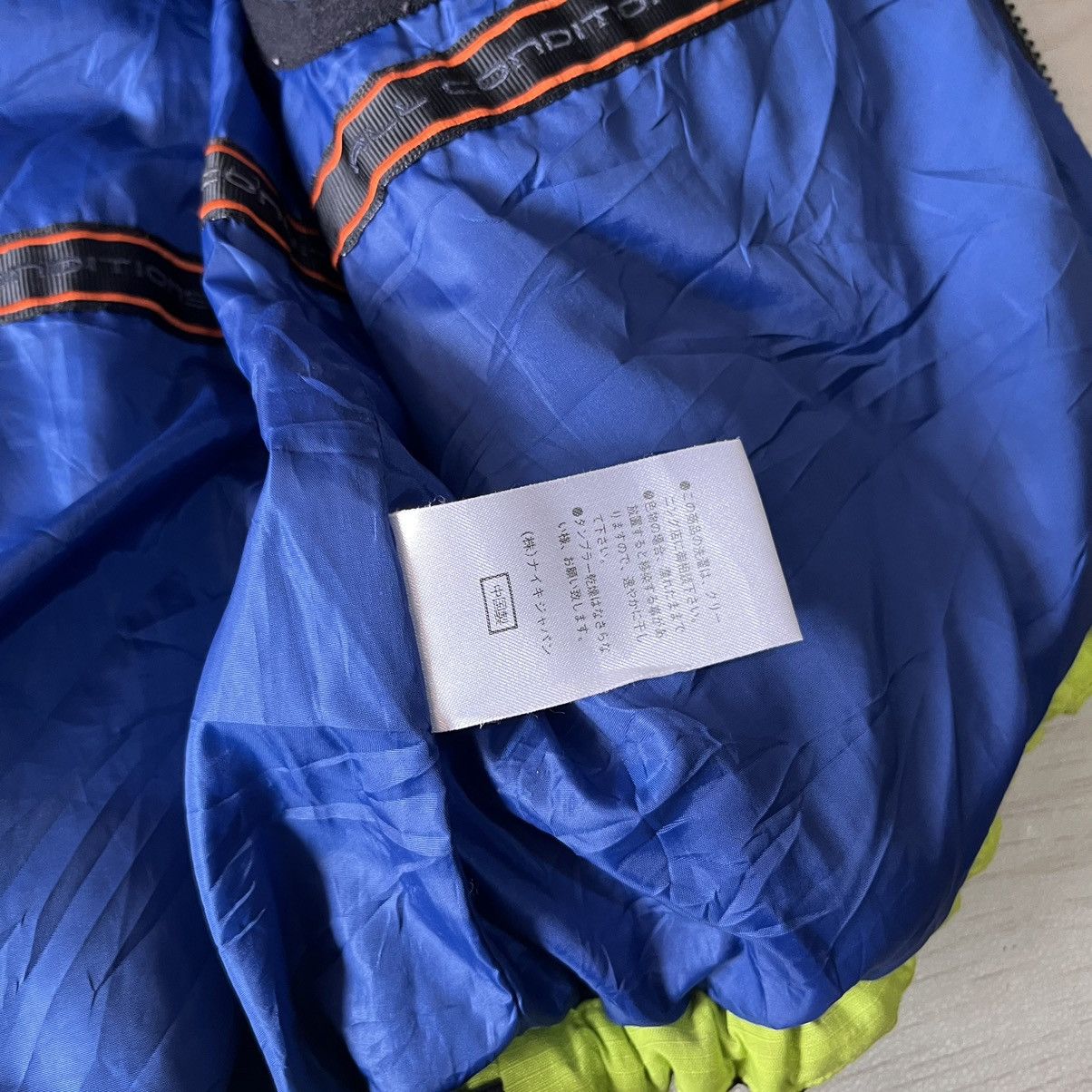Nike ACG 90s Nike acg neon puffer jacket Size US M / EU 48-50 / 2 - 12 Thumbnail