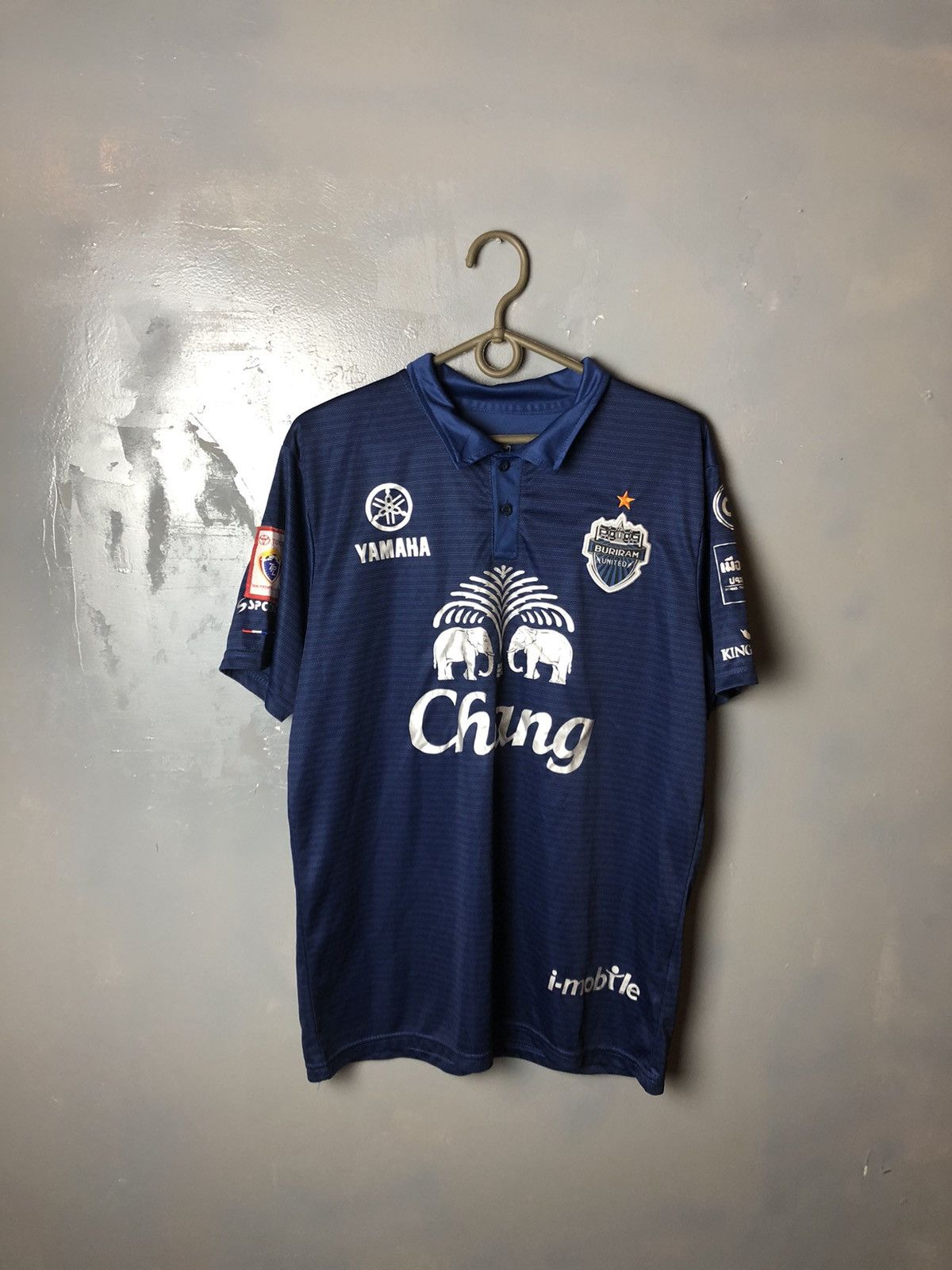 Other Men’s soccer jersey Buriram United size L Size US L / EU 52-54 / 3 - 1 Thumbnail