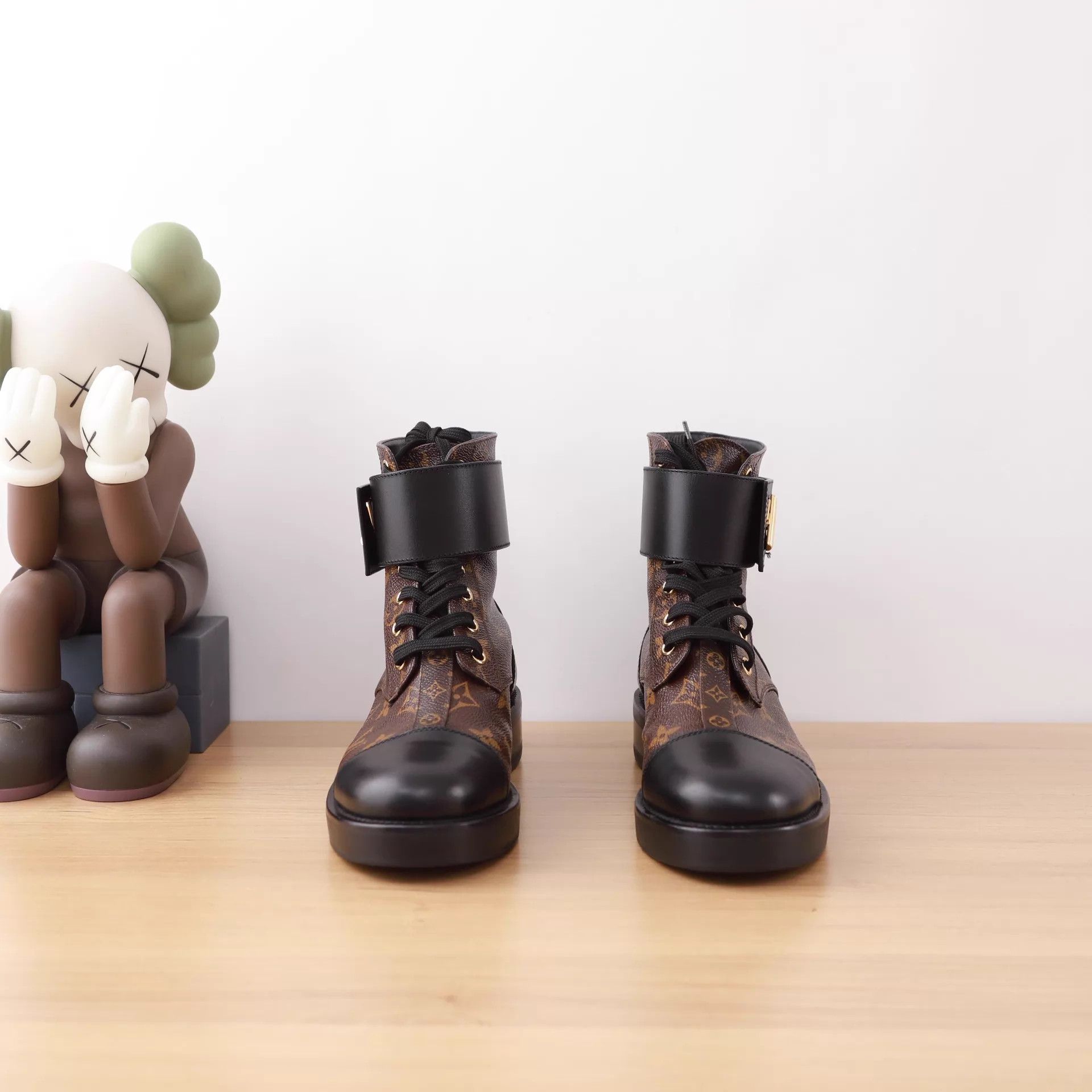 Louis Vuitton LV boots size 36 Size US 5.5 / IT 35.5 - 3 Thumbnail